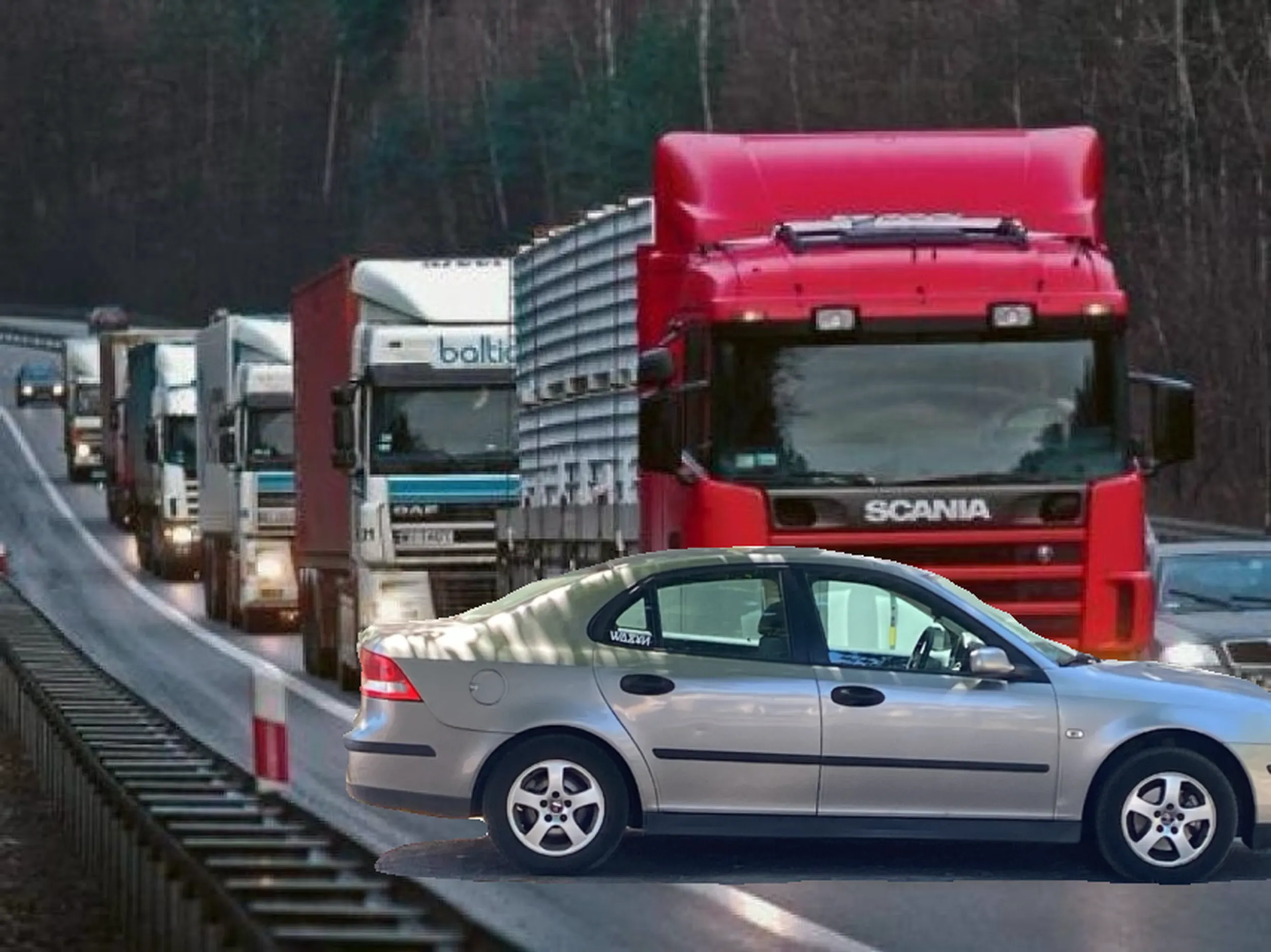 Kto takim głupkom daje prawo jazdy??? Cała autostrada zakorkowana przez tego palanta .