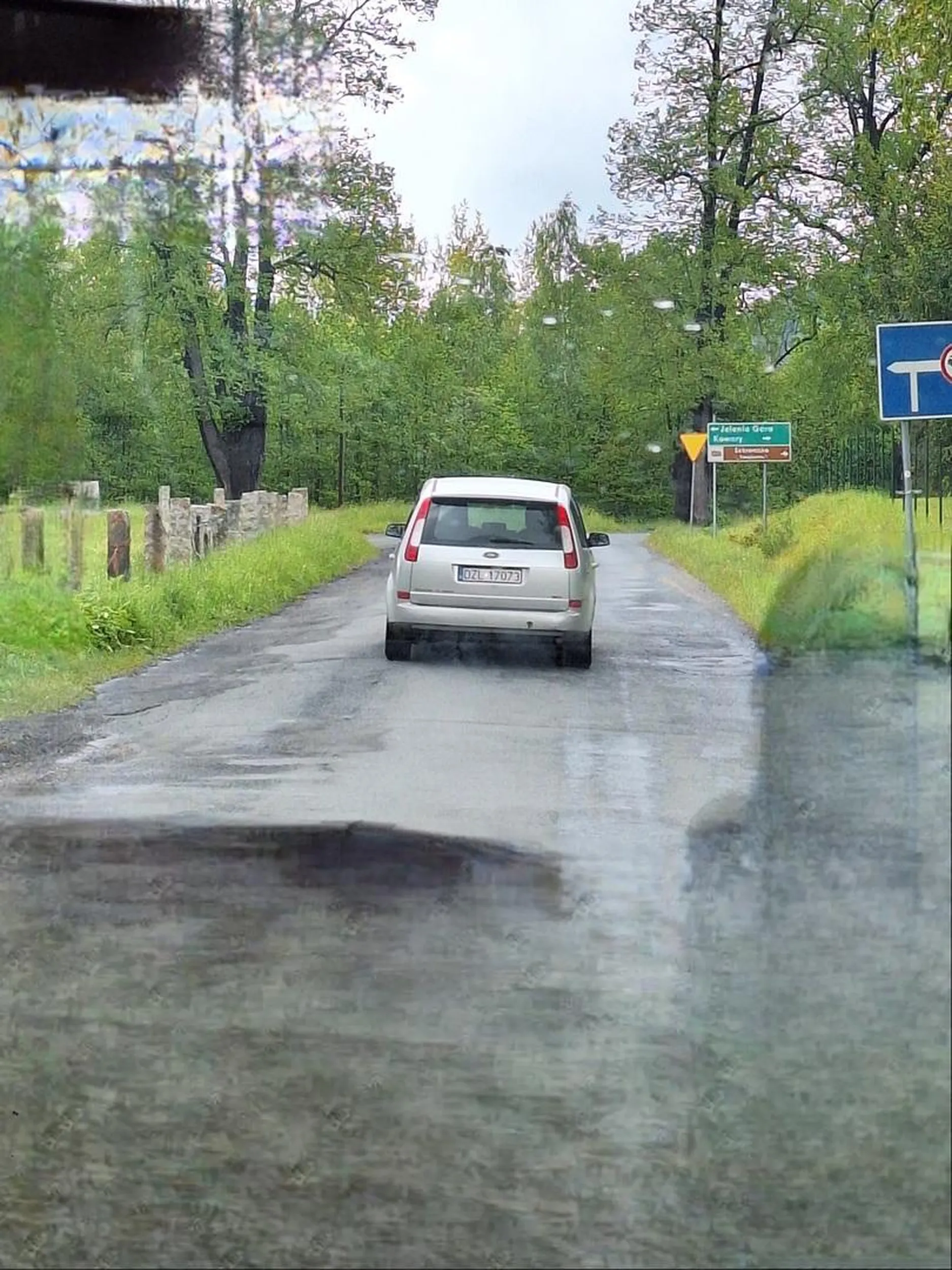 Jak jedziesz 40 na 90 to chociaż daj się wyprzedzić.