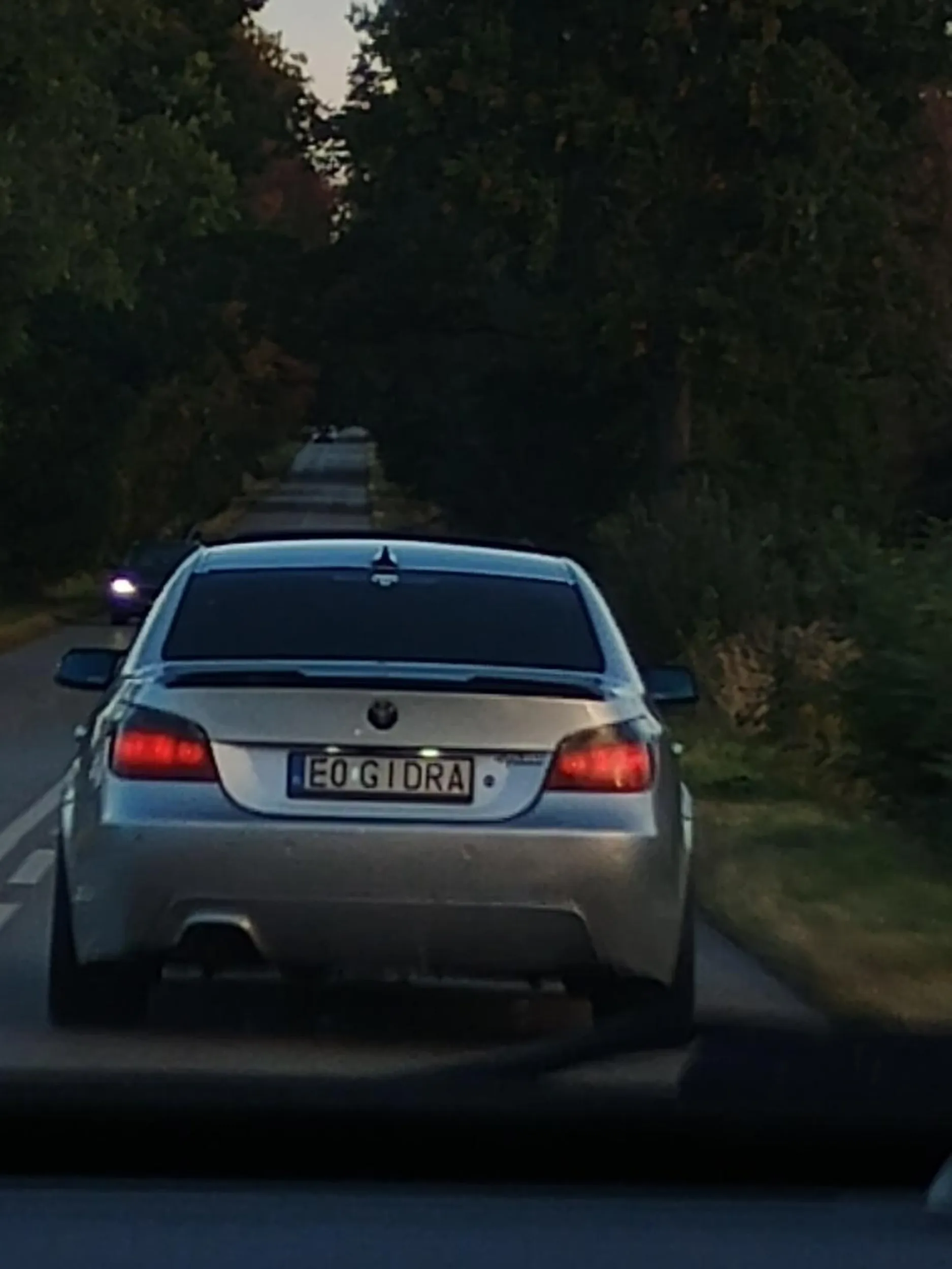 Fajna bemka ale się nie przyspiesza podczas wyprzedzania