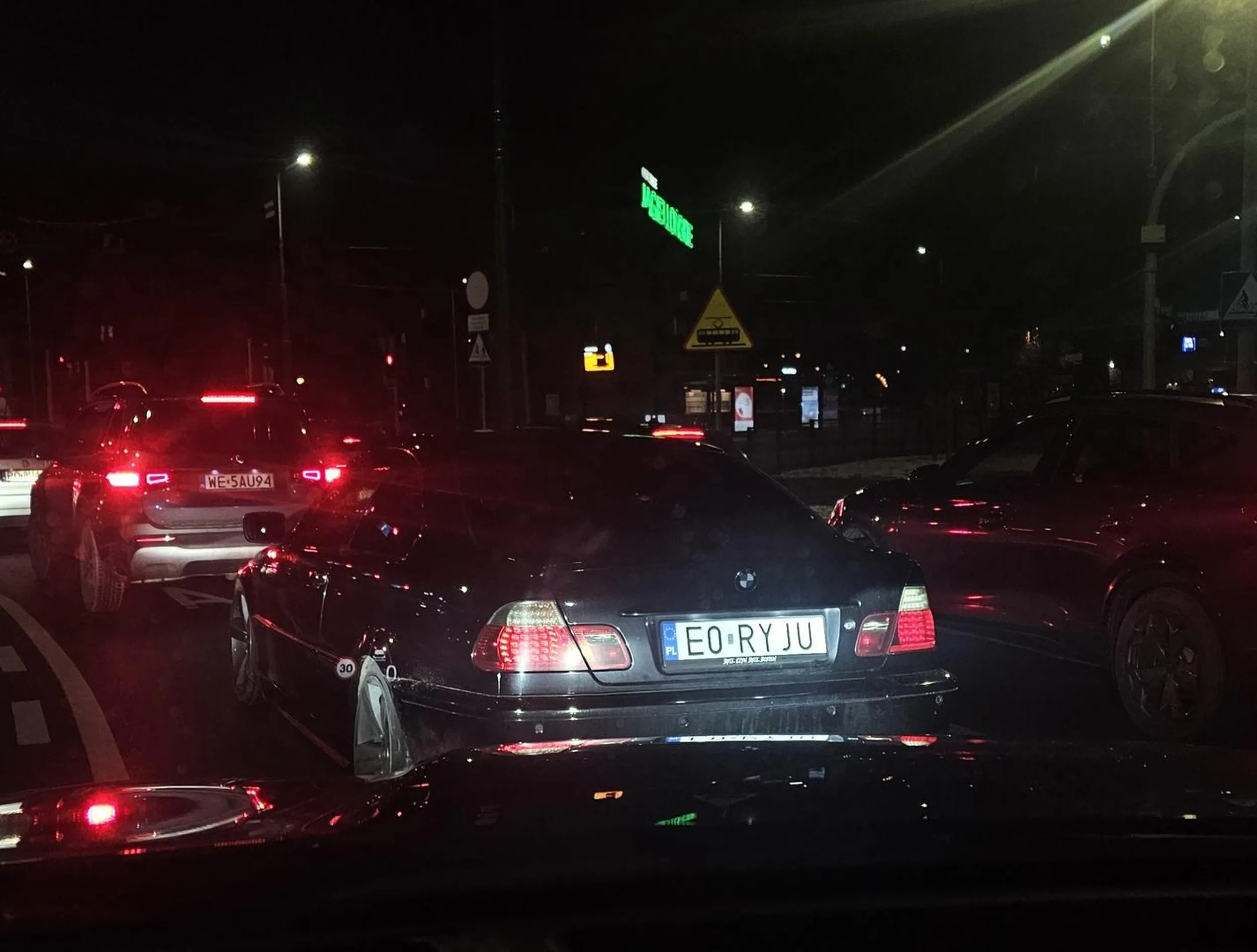 Ale po rondzie jeździć nie umiesz.