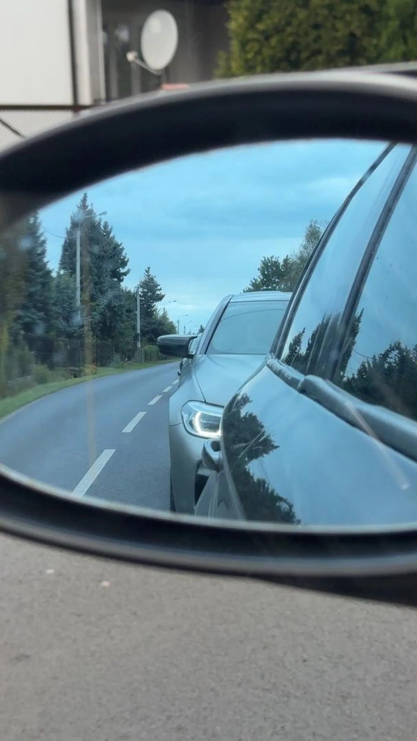 Kiedy zwierzyna jest w popłochu myśliwy się czai ?