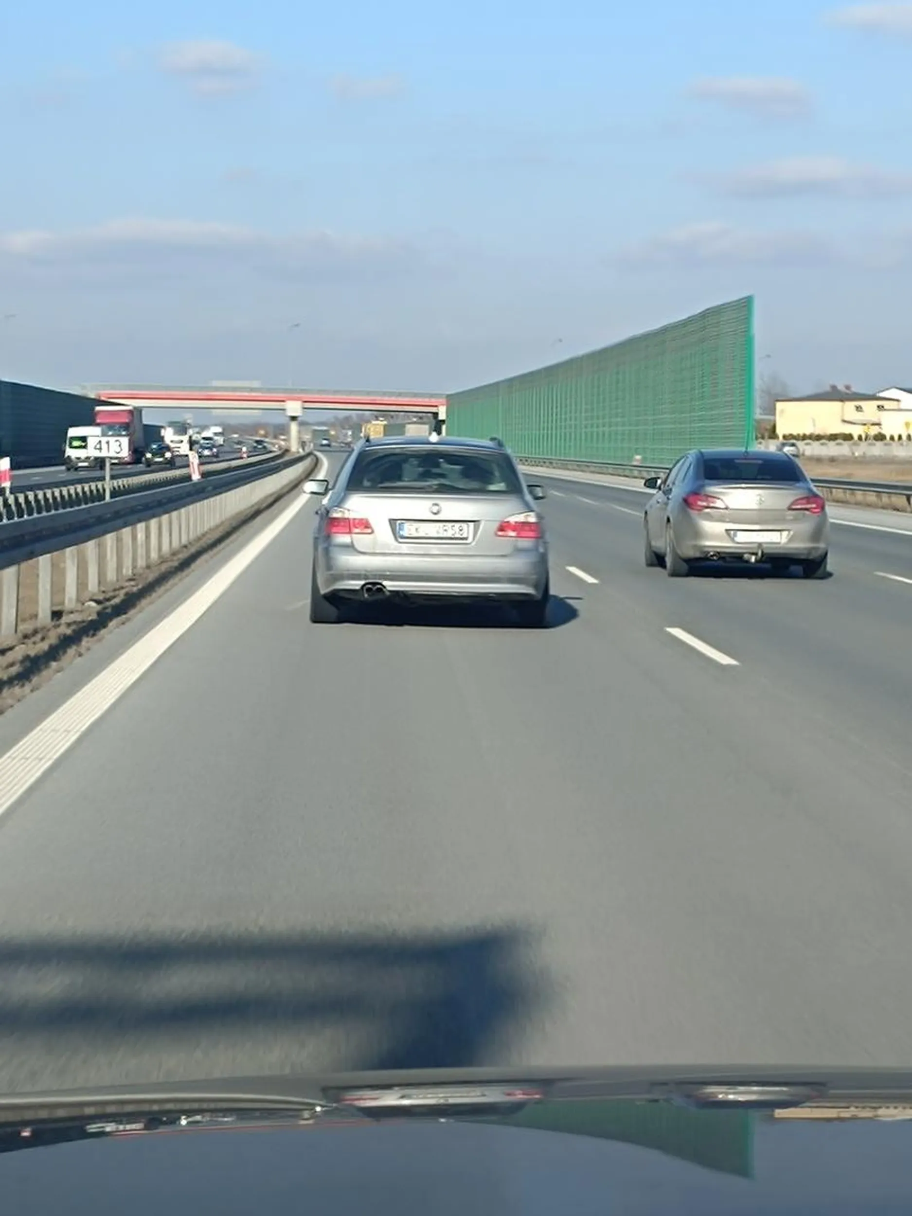 Zajeżdżanie drogi bez kierunkowskazu typowy kierowca BMW