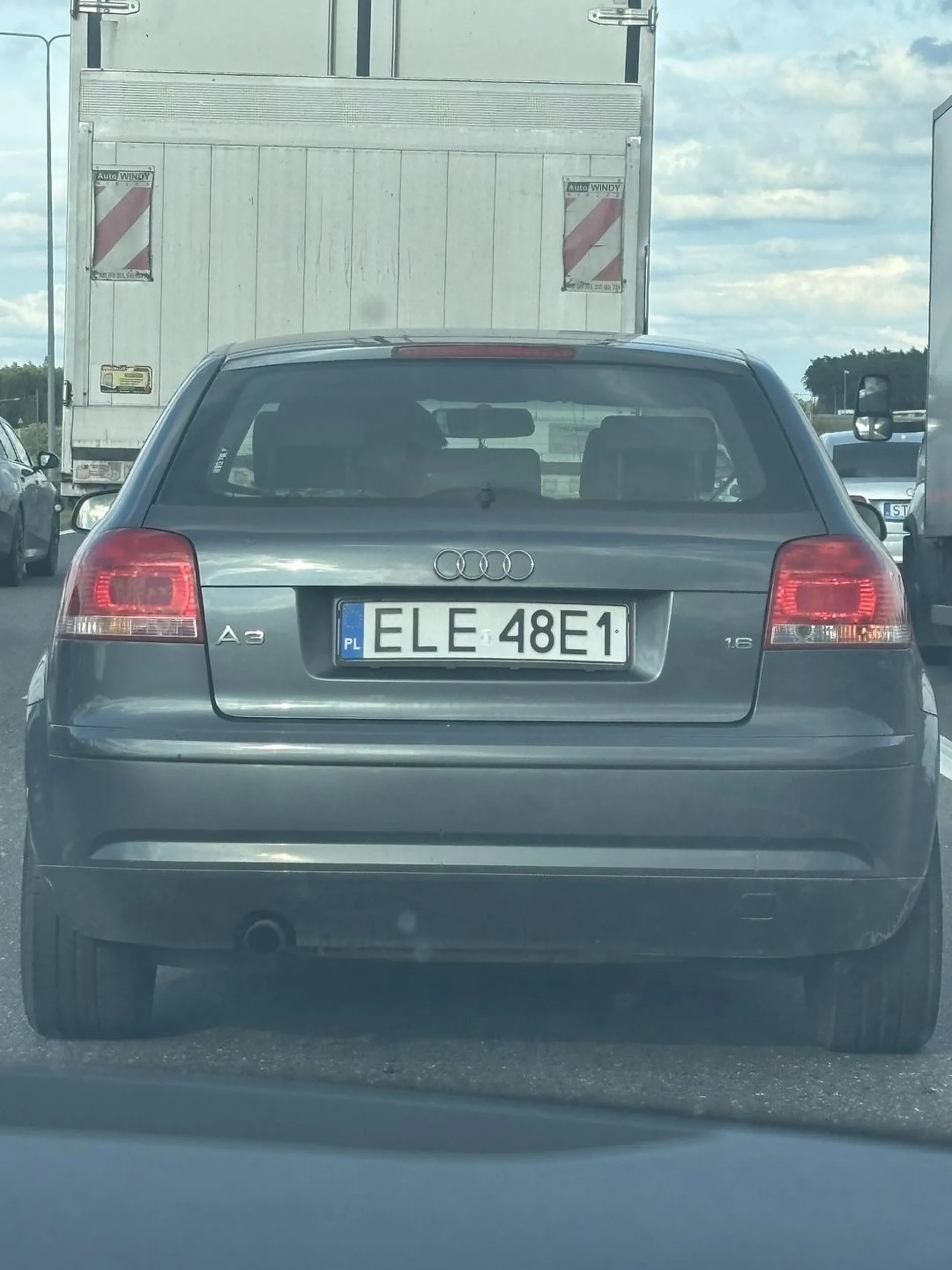 Kolega zachowuje się jakby był pijany na drodze