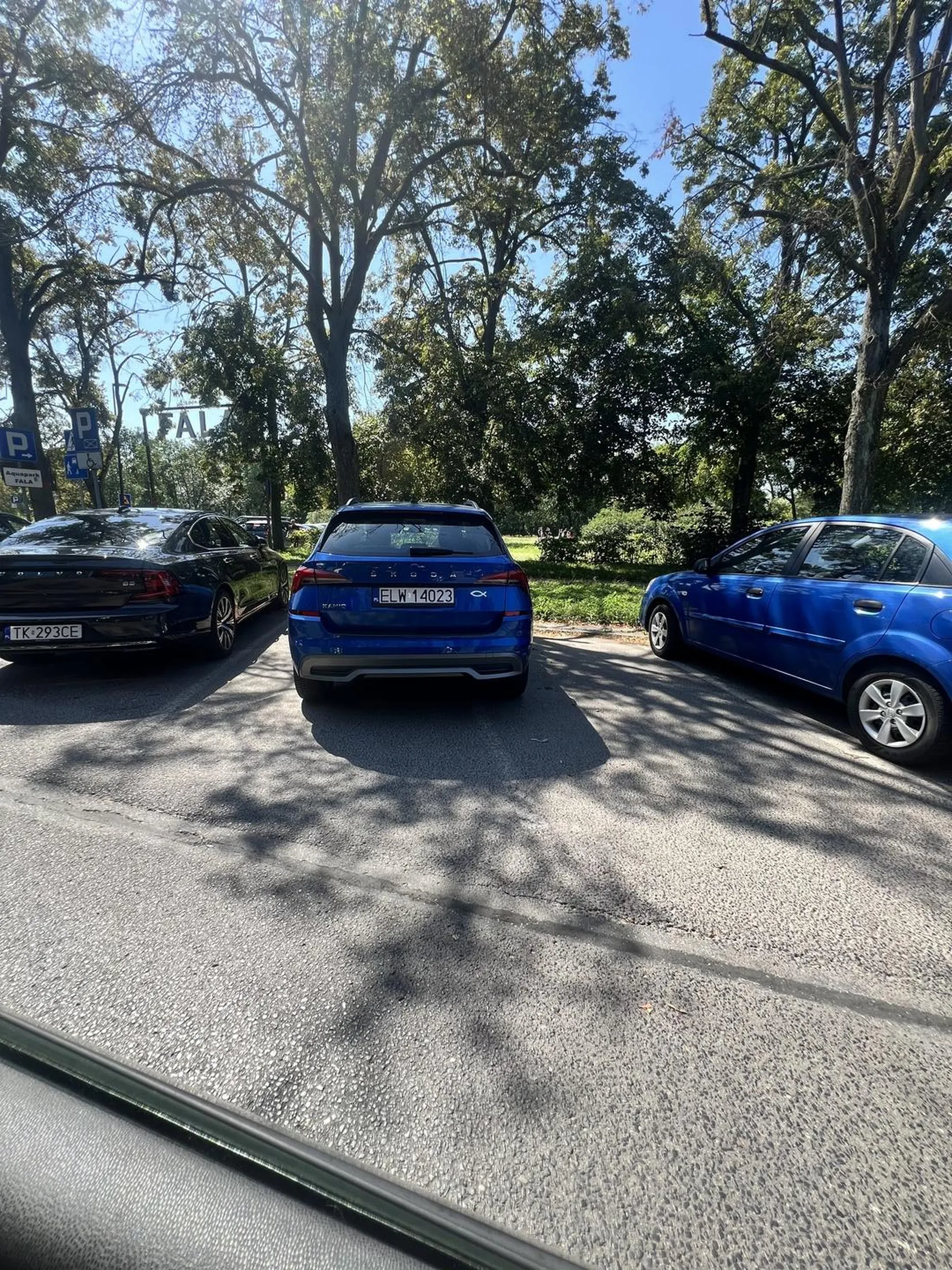 Naucz się parkować na przyszłość i nie utrudniaj ludzią życia