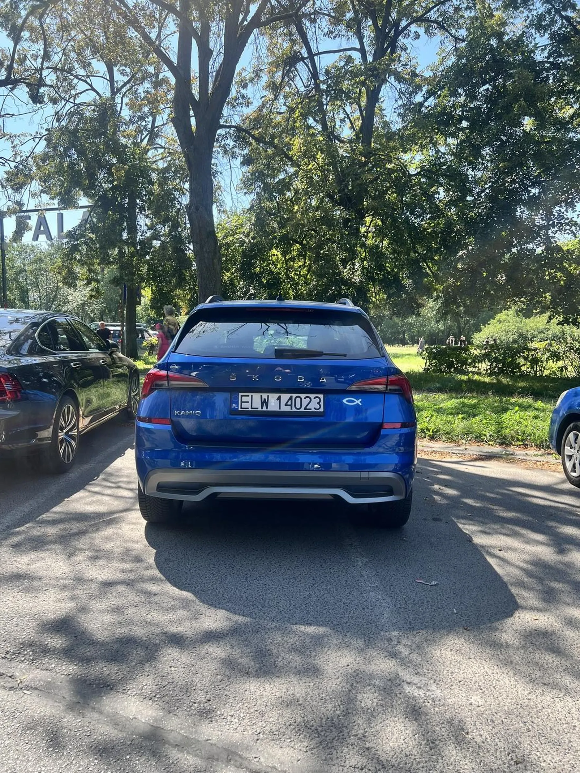 Naucz się parkować na przyszłość i nie utrudniaj ludzią życia