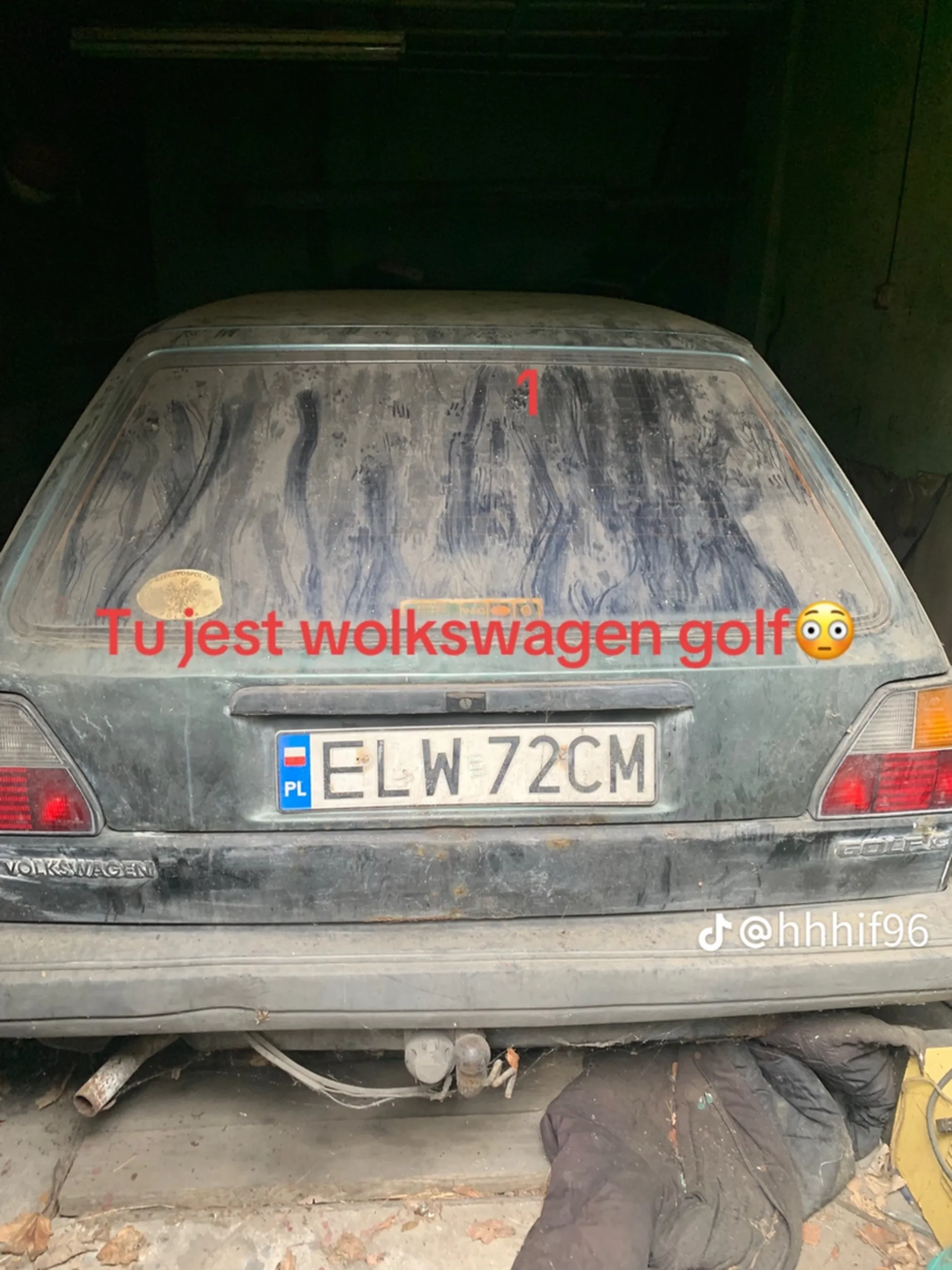 KIEROWCA SZATAN GOLF SIE MARNUJE