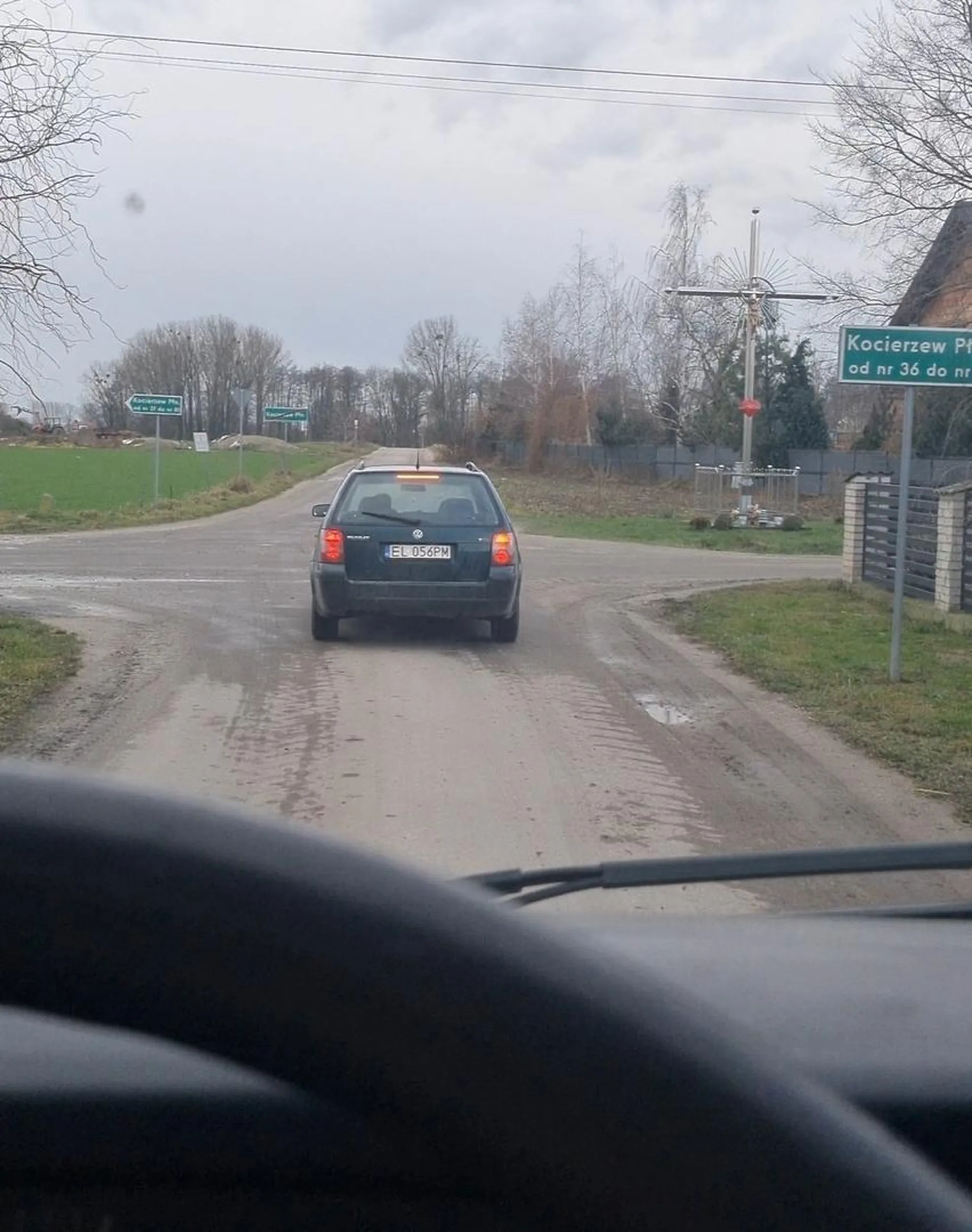 Jechałem za typem, jechał od lewej do prawej, prawdopodobnie pod wpływem..