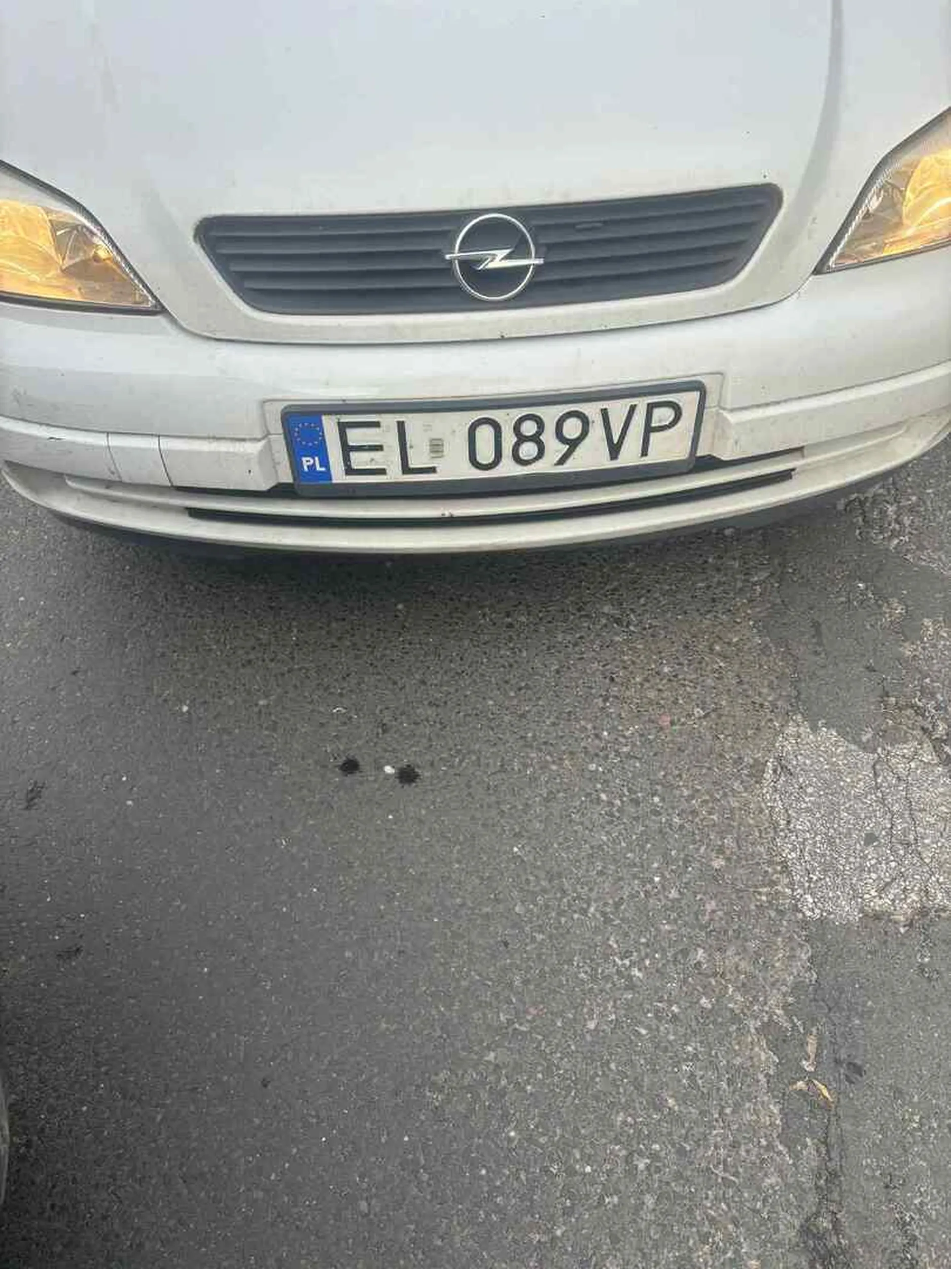 Przejezdzalem obok kiedy pani ze srebrnego opla uderzyla w tyl czarnego bmw, kompletnie odwrocila kota ogonem mowiac ze to nie jej wina ze uderzyla w pojazd ktory stal prawidlowo, szkoda ze pokrzywdzony policji nie wezwal moze sprawczyni nauczyla sie pokory!! Radze uwazac na ta kobiete, stwarza realne zagrożenie!!!