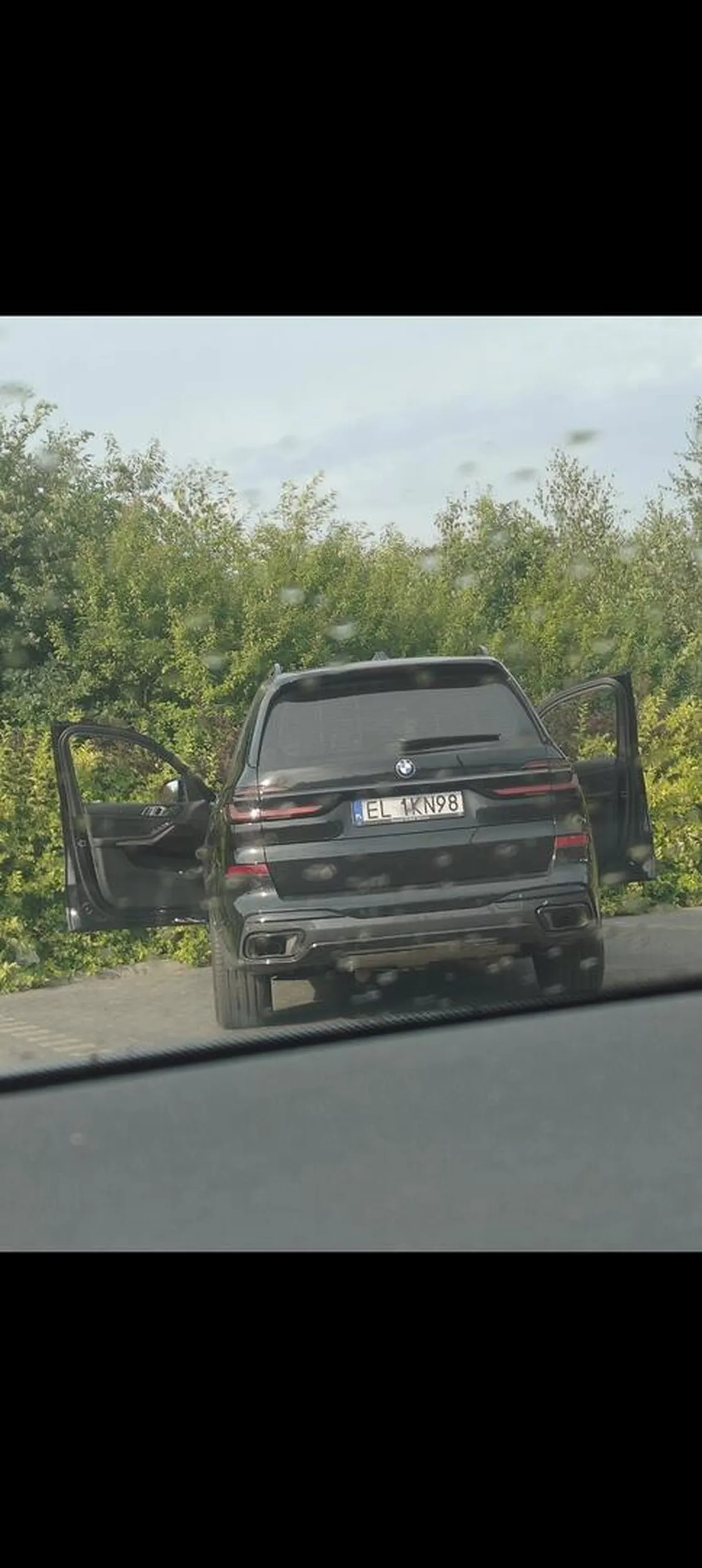 Umiejętne parkowanie pod lidlem