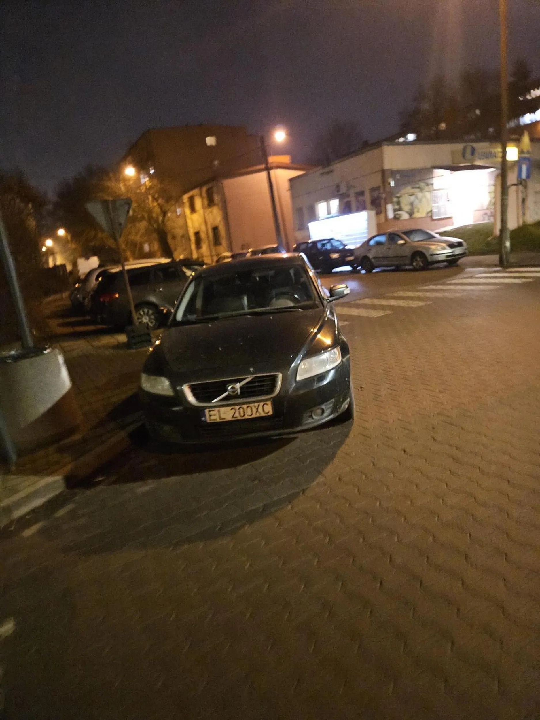 Czemu na tarczy skrzyżowania nie staniesz?