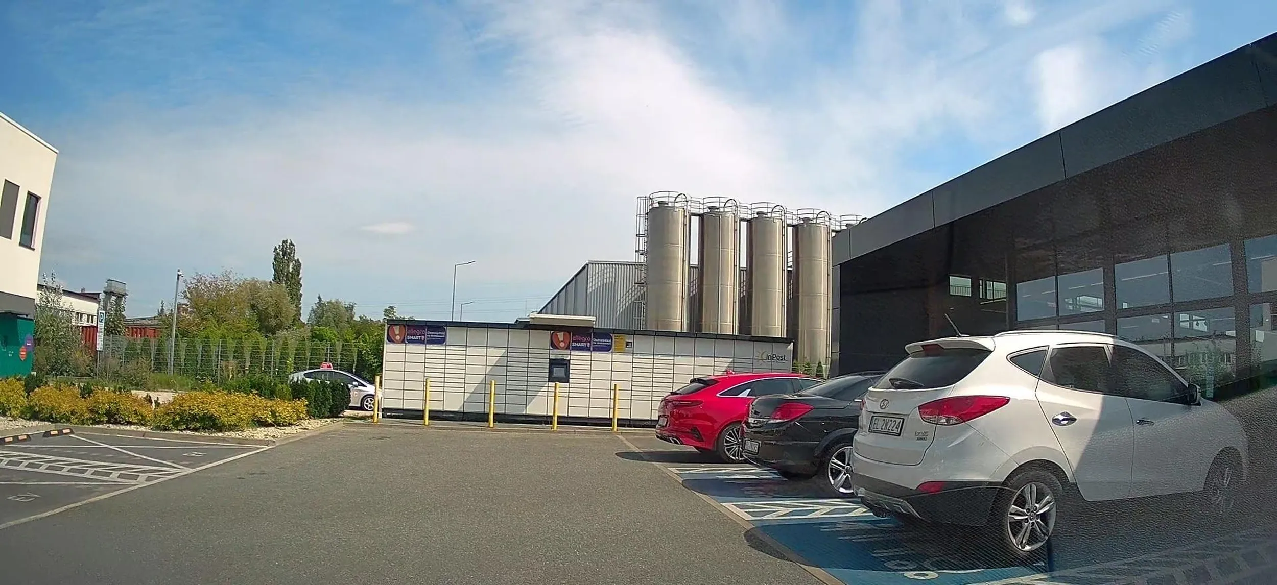 dwie stare baby zajmuja miejsce dla rodzin z dziecmi o tyle dobrze ze dostaly wezwanie do zaplaty za brak bileciku