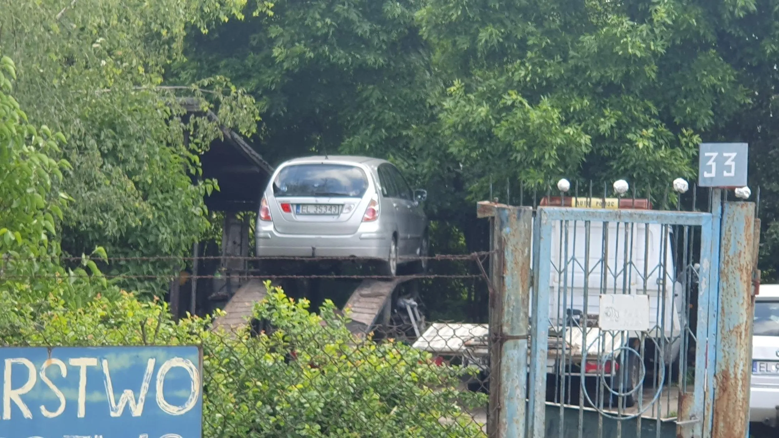 Człowieku jak ty żeś tam wjechał, gacie chyba pełne dobrze że chociaż hamulce miałeś sprawne bo byłyby pełne gacie