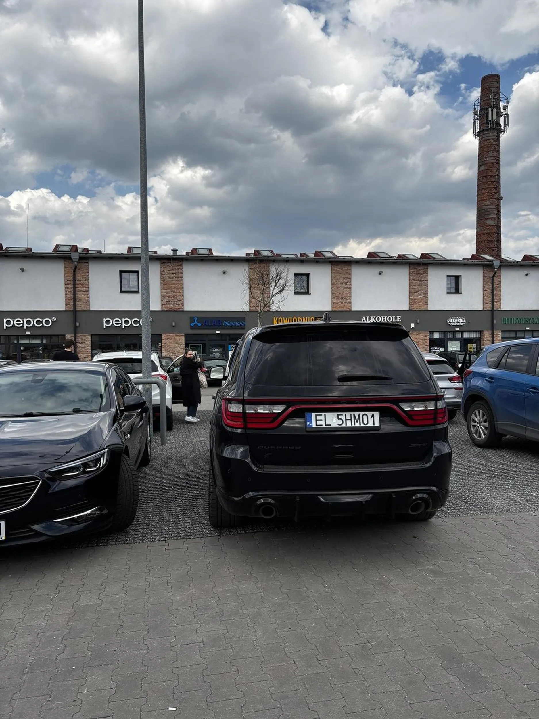 bogaty fraje* nie umie parkować