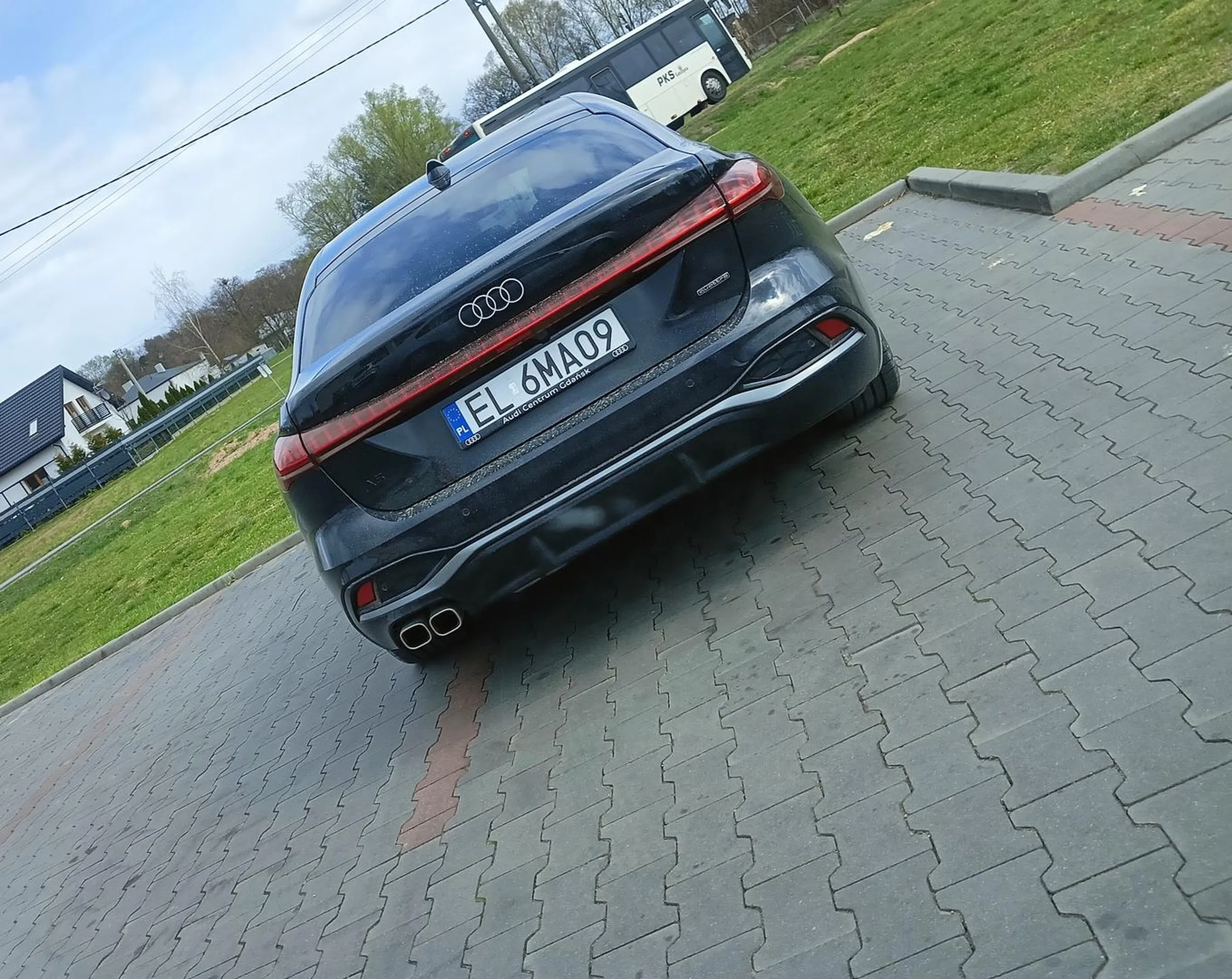 Widać że parkowanie sprawia ci dużą trudność