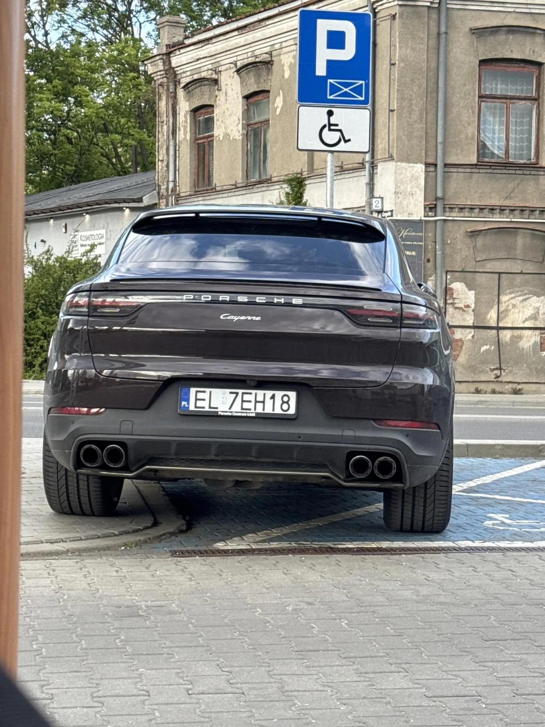 Nie umie PARKOWAĆ!!