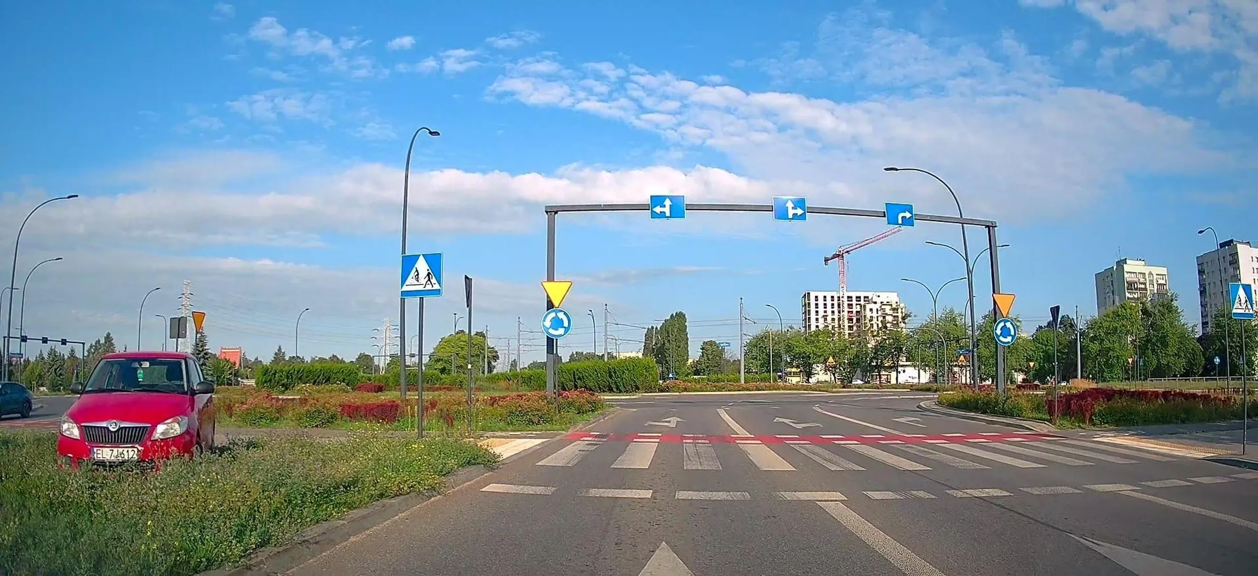 Auto nie było uszkodzone, to tylko auto pracownika od koszenia trawników.