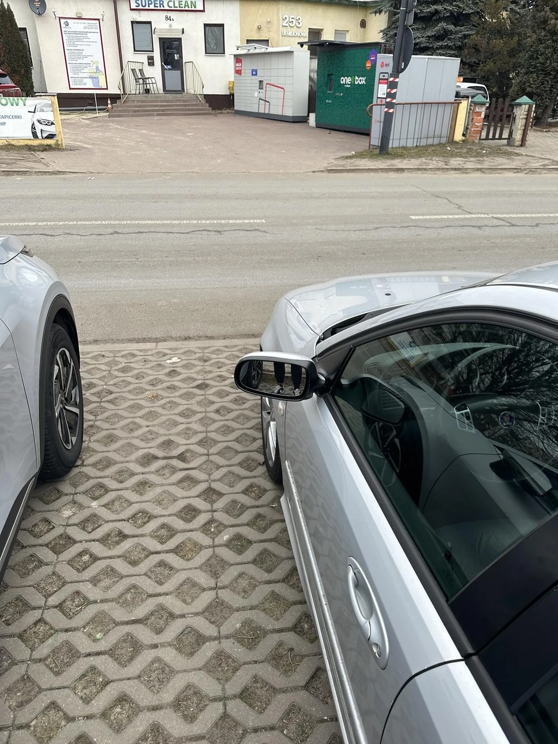 Wkurwiaja mnie ludzie którzy nie patrzą jak idą i składają grubą dupa lusterka