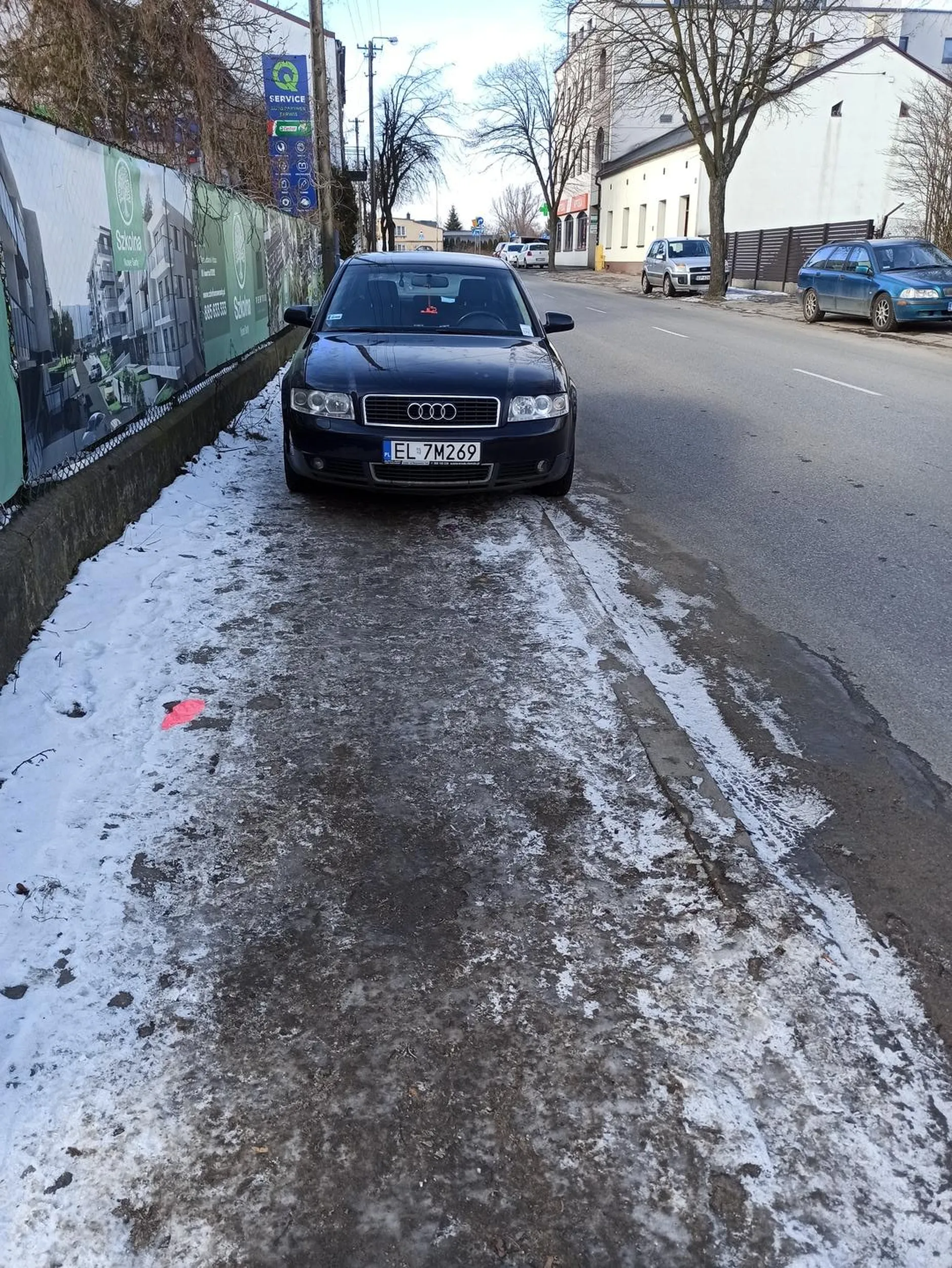 To jest chodnik - dla pieszych !!!