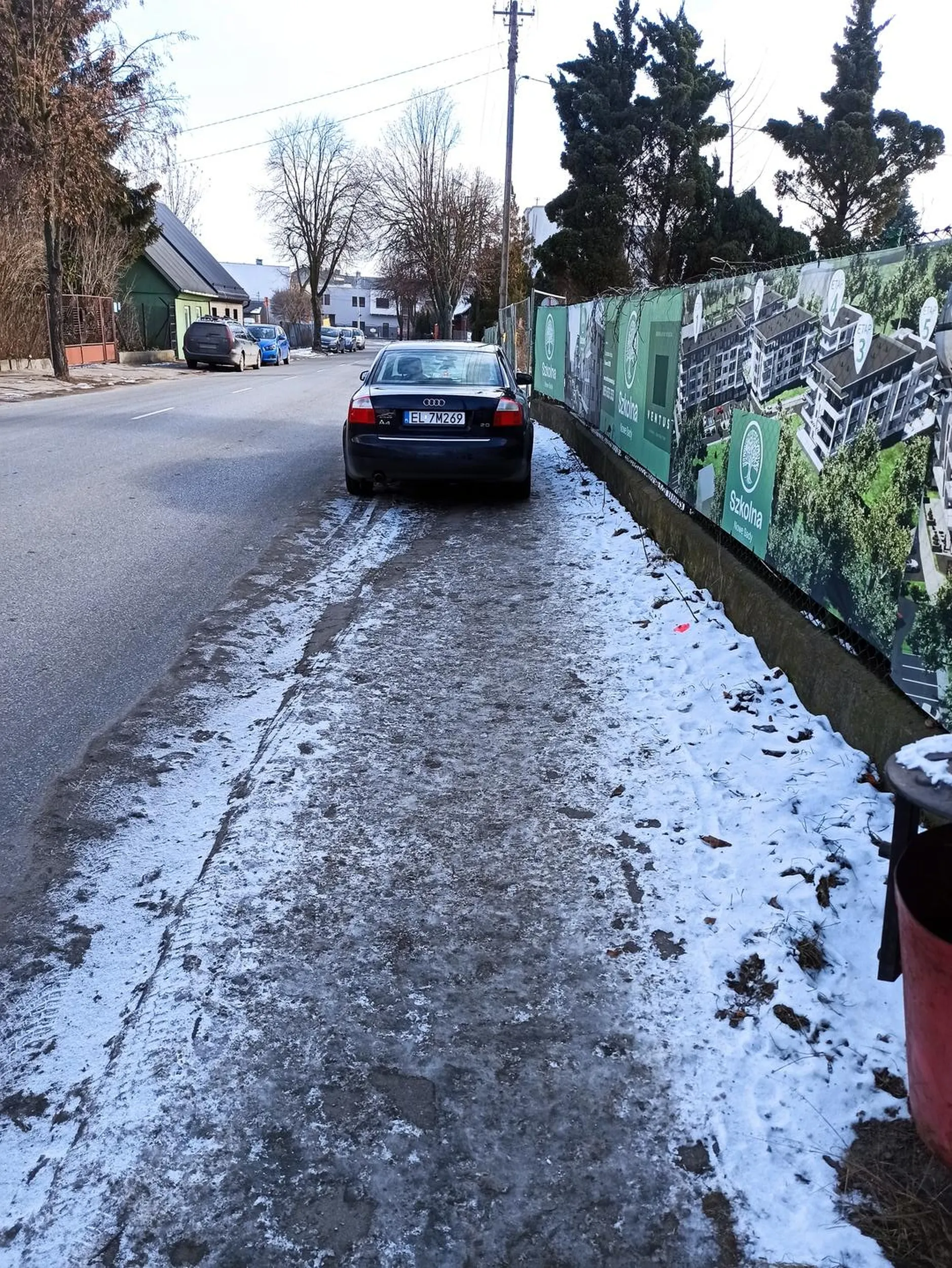 To jest chodnik - dla pieszych !!!