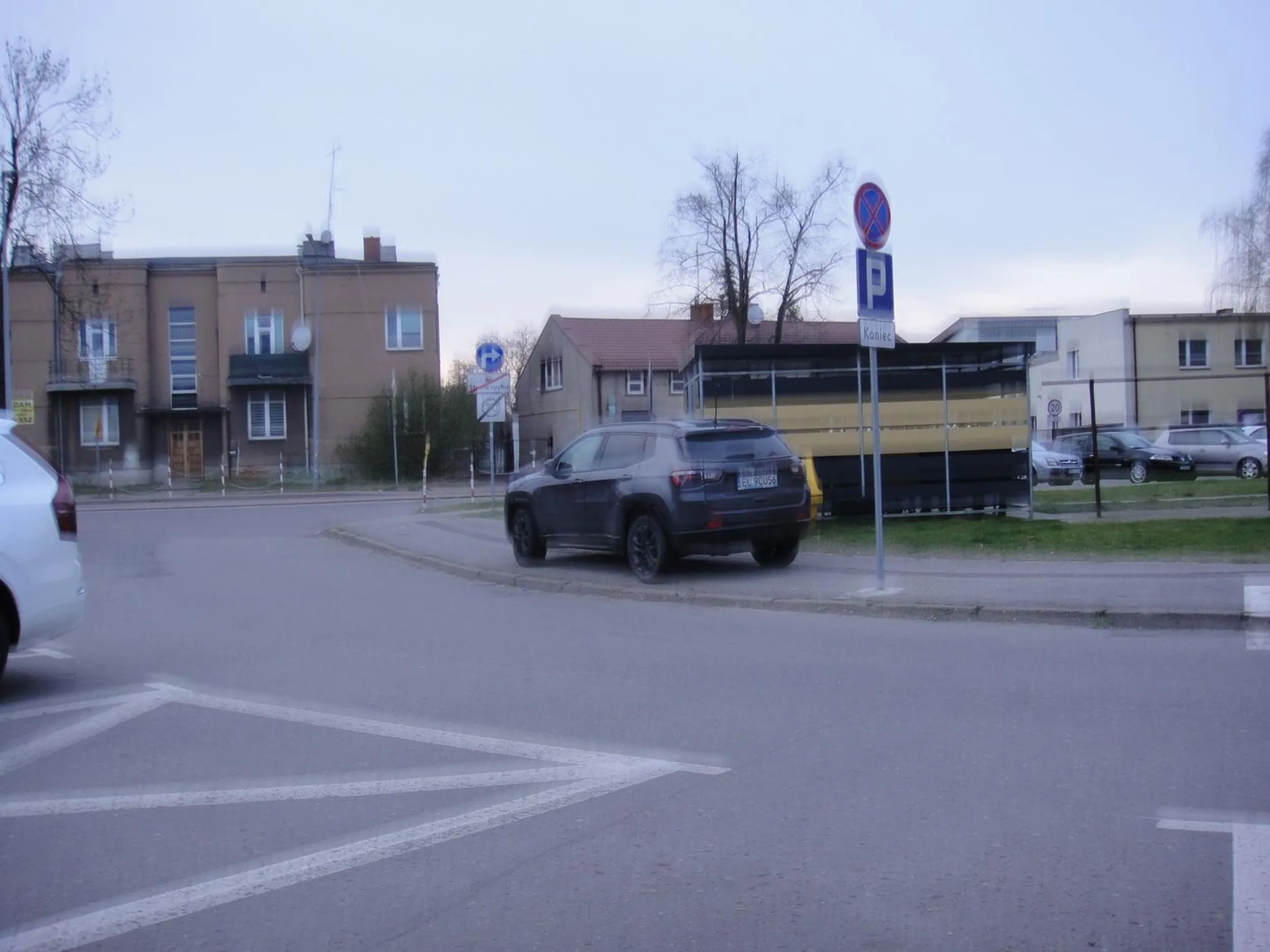 wybitny baran - jak widać nie potrafi zaparkować zgodnie z prawem