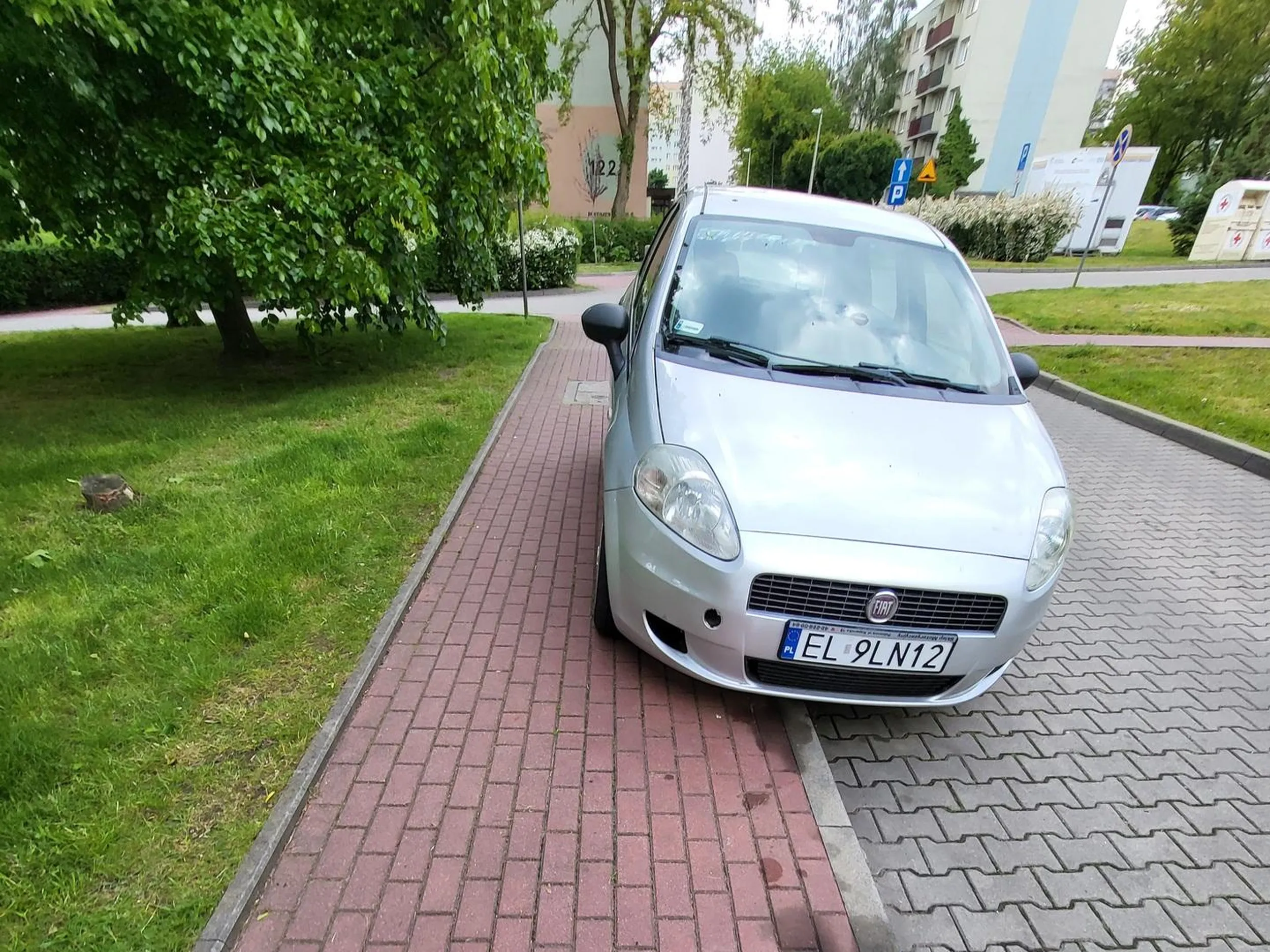 Parkowanie na chodniku