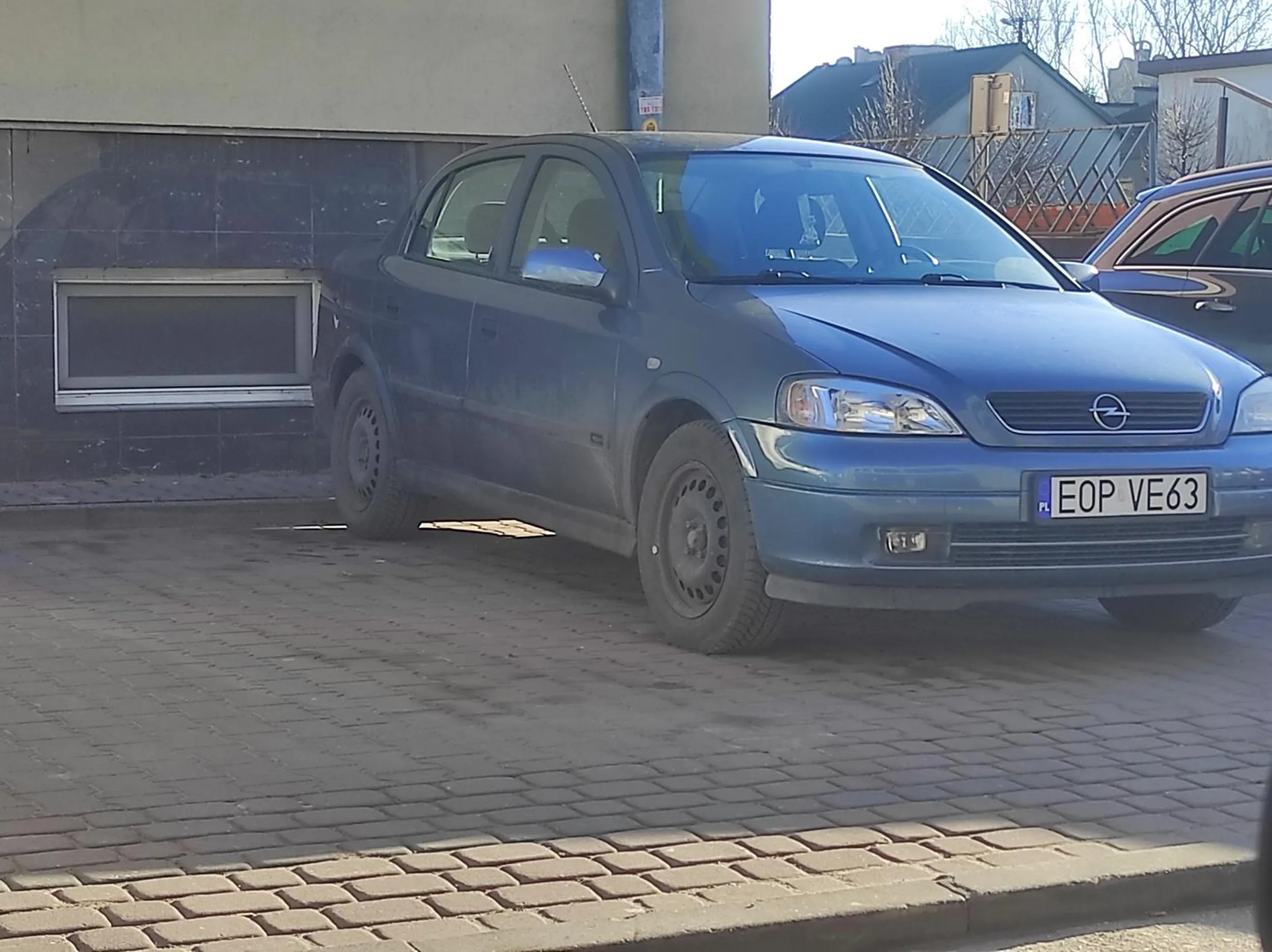 Parkowanie na dwóch miejscach standardowo