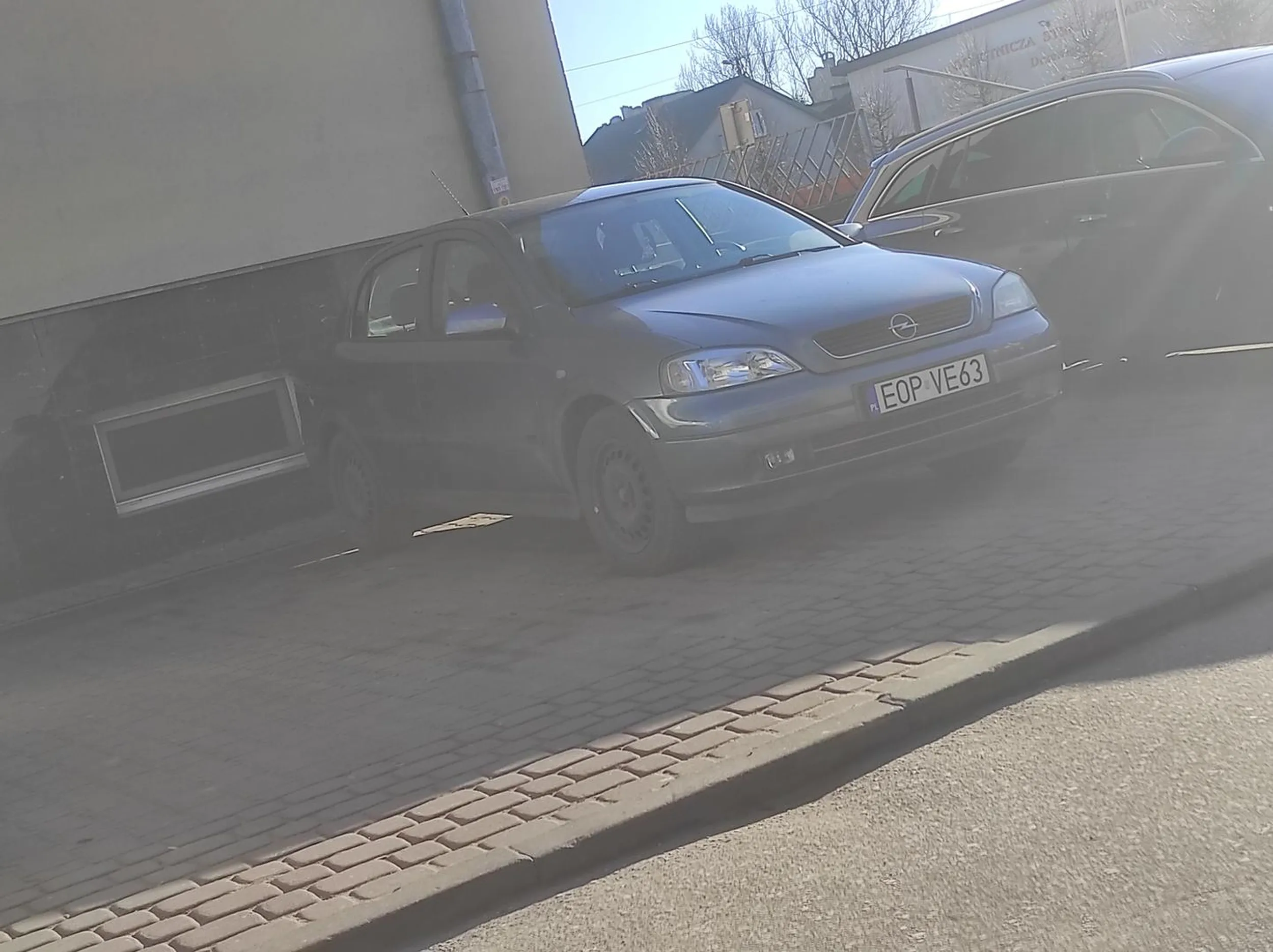 Parkowanie na dwóch miejscach standardowo