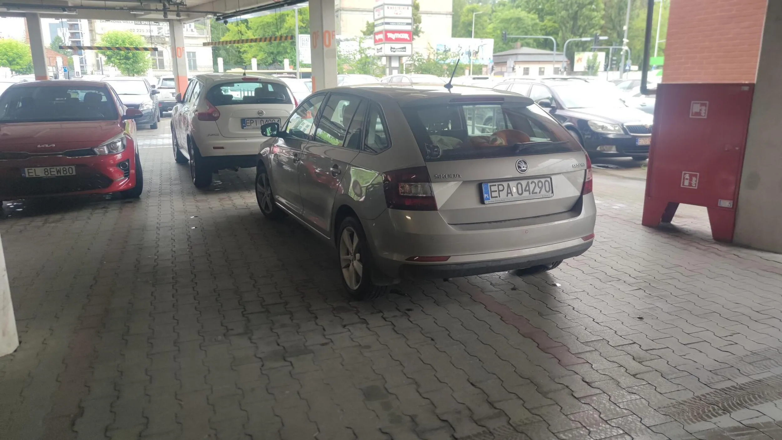 polecam parkowac w poprzek