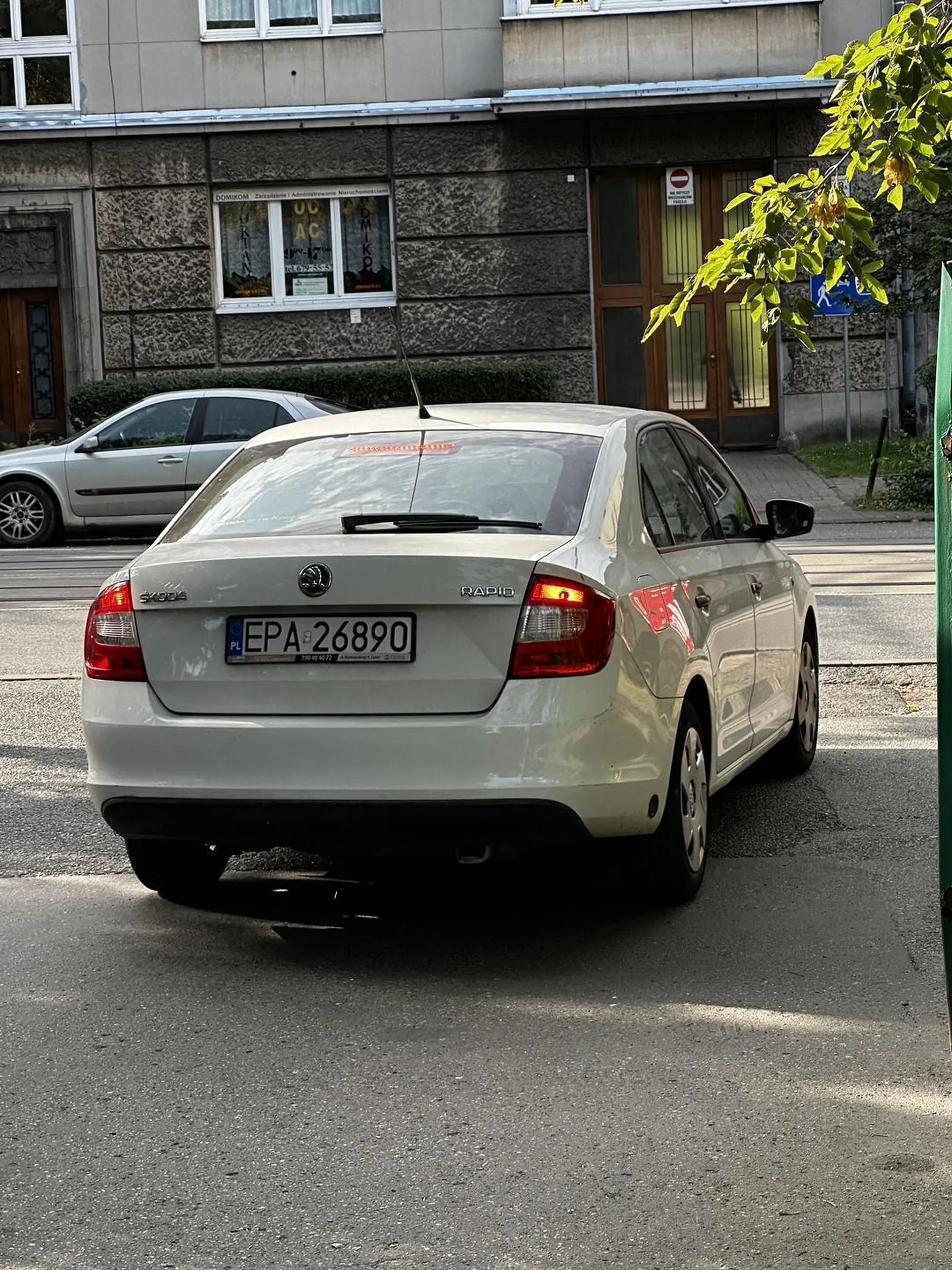 Zarysował zderzak i i w dodatku jeszcze wmawia że to nie on i uciekł