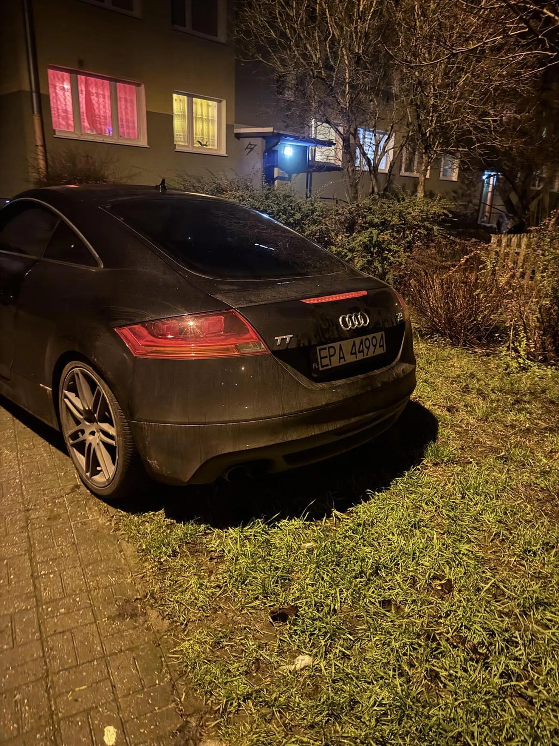 No kolegę chyba pojebało….gratuluje parkowania