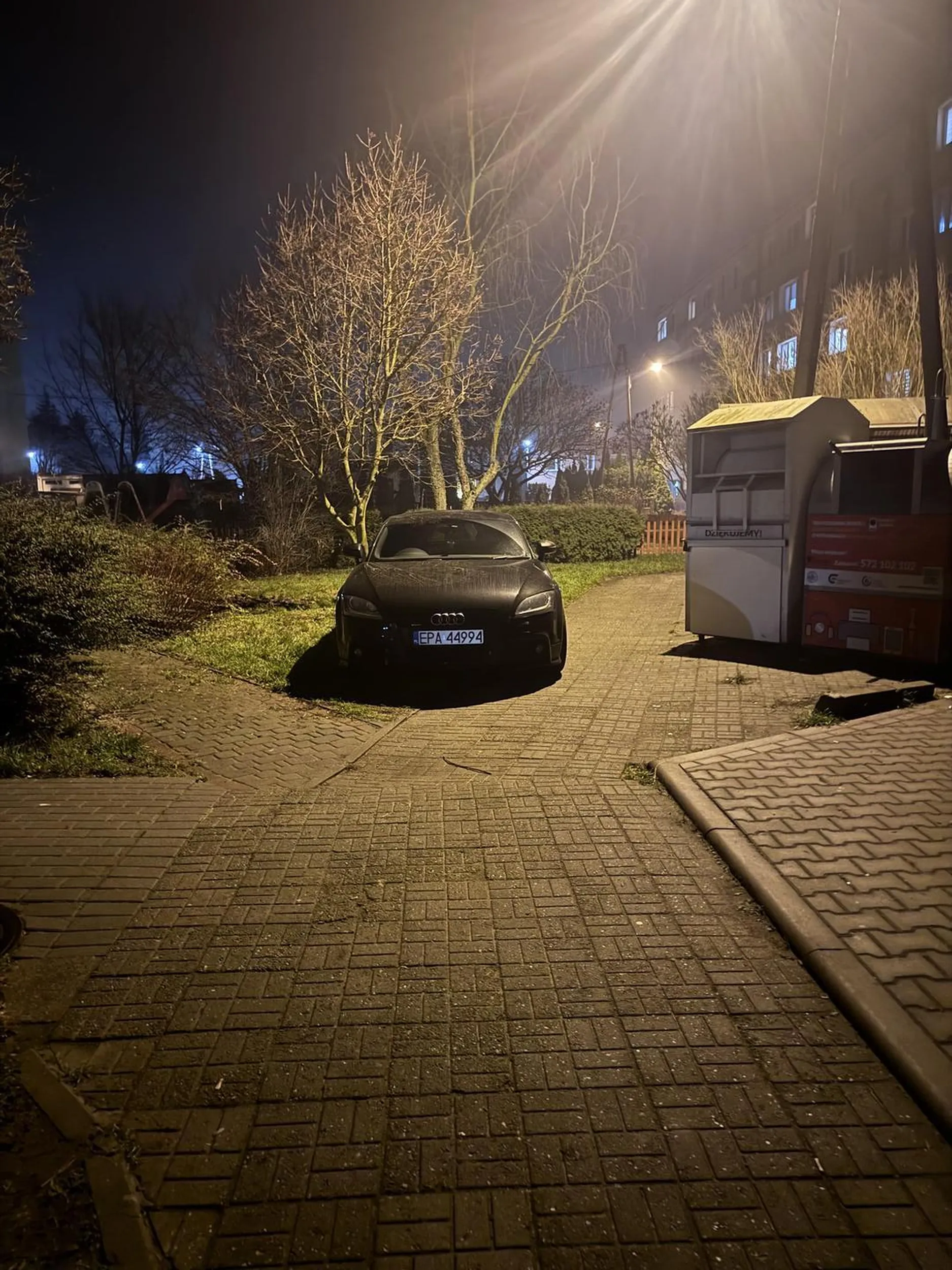 No kolegę chyba pojebało….gratuluje parkowania