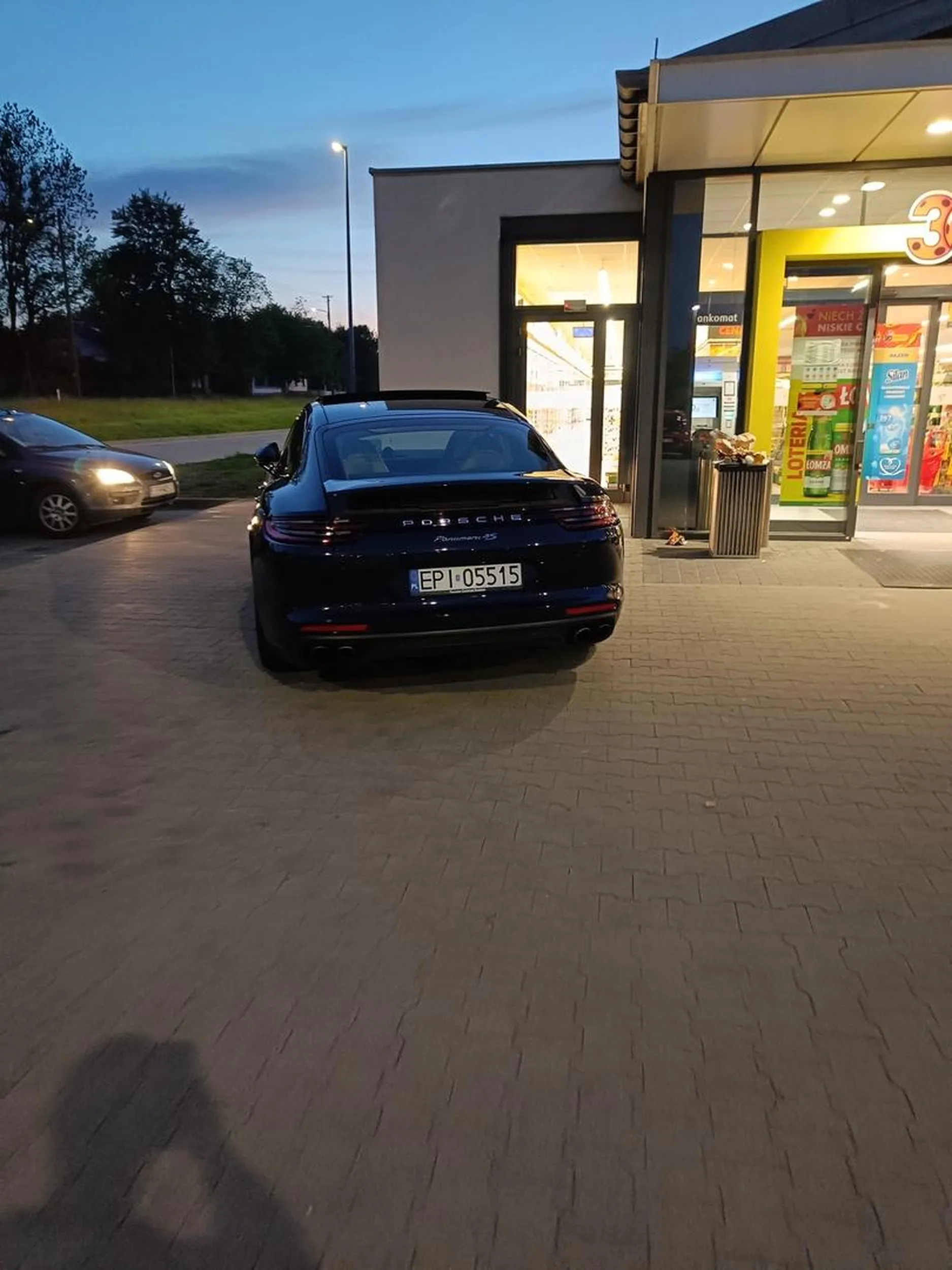 Nie każdy jest dobry w parkowaniu ale to już jest wyższy poziom.