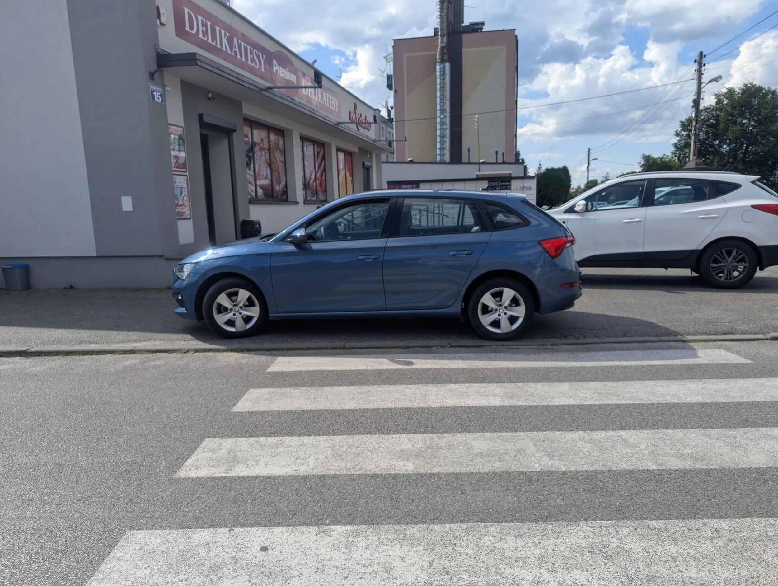 Przejście. Ulica 17 stycznia, Pajęczno. Data wykonania fotografii: 23.07.2025 godzina 15:58