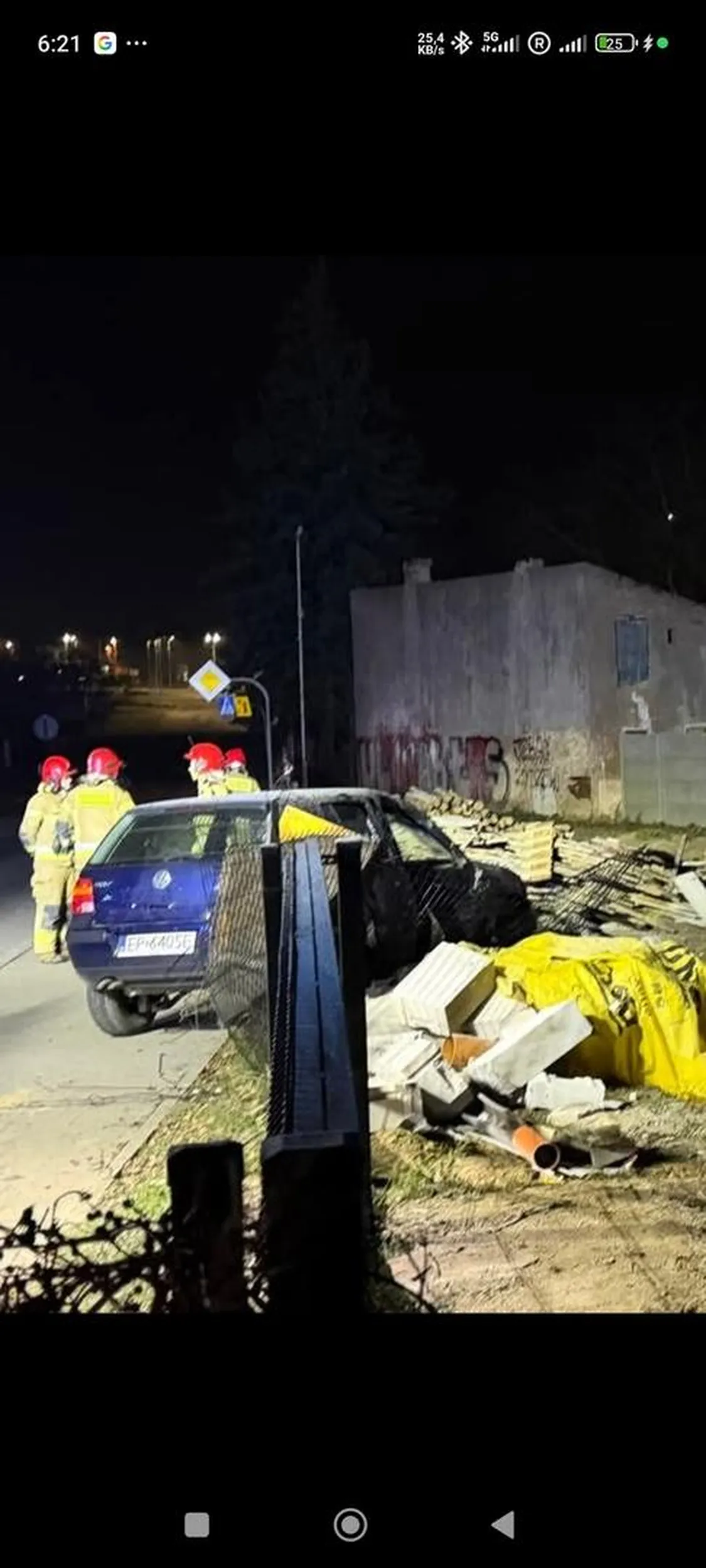 Kierowca rozbił się pijany na ulicy śląskiej w Piotrkowie Trybunalskim