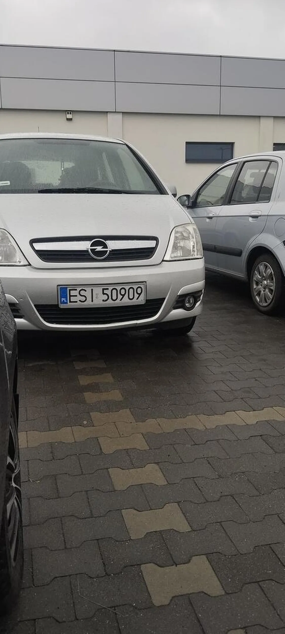 Naucz się parkować kierowco tego złoma