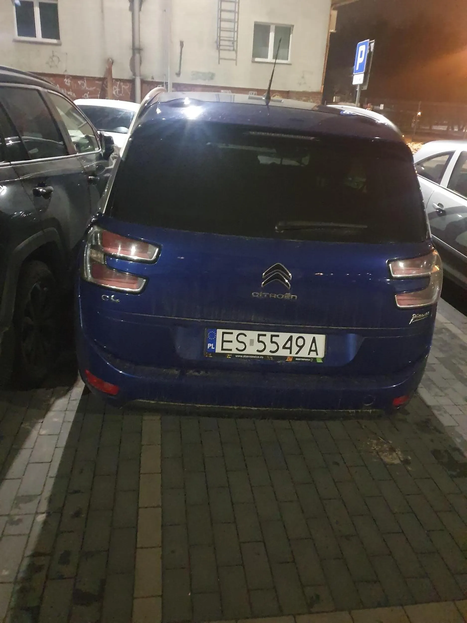 Skierniewicki mistrz parkowania.