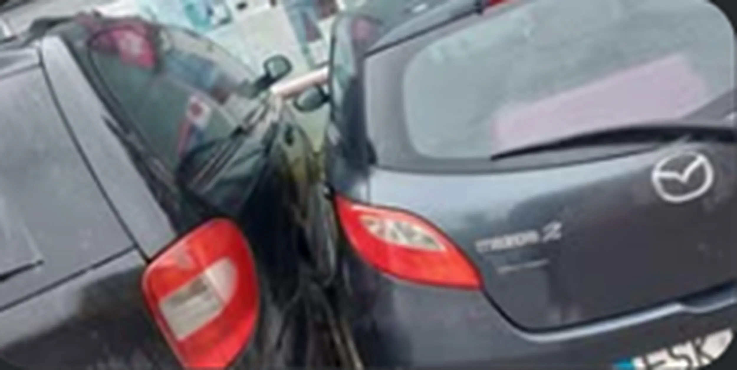 Proszę uważać na Panią sprzedawczynię ze sklepu Bingo w Tomaszowie Mazowieckim, która zastawia w taki sposób klientów swojego sklepu.