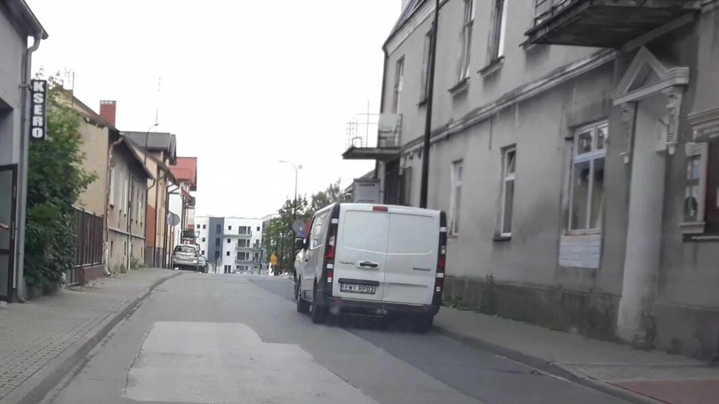 Parkowanie na zakazie zatrzymywania się.