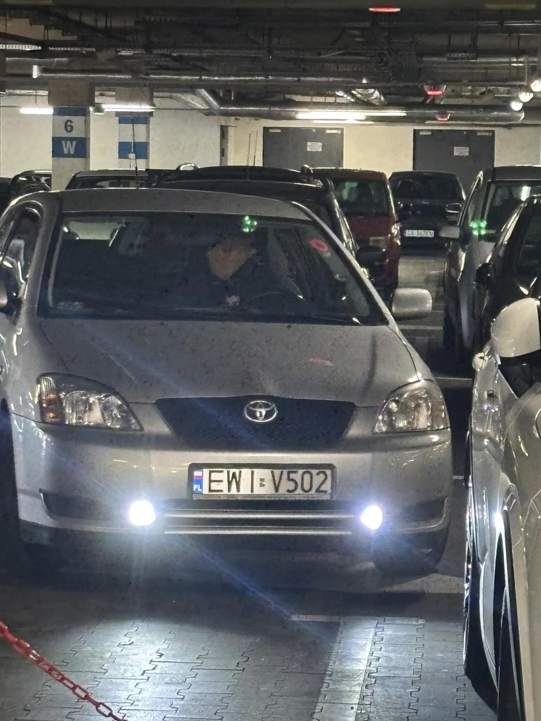 Nie umie otwierać drzwi