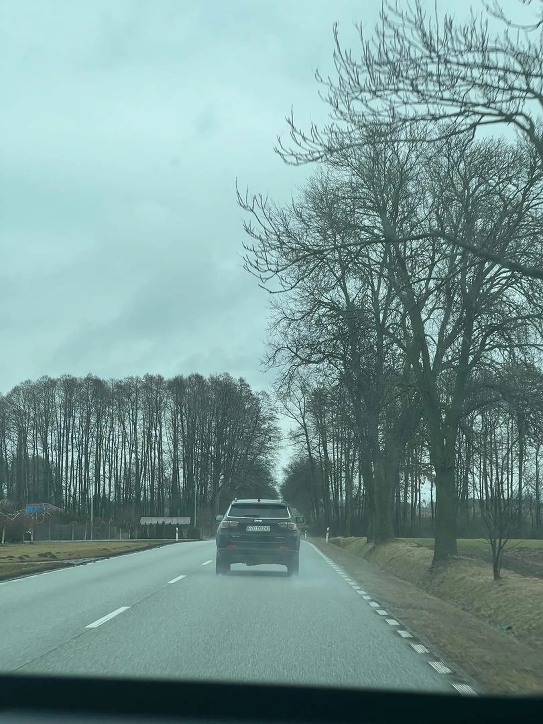 Chciałem pogratulować “kierowcy” z soboty 1 marca. Wyprzedzanie na przejsciu i nadmierna predkosc na ograniczeniu 50. Nagranie zabezpieczone na policji. Oczekuj wezwania.