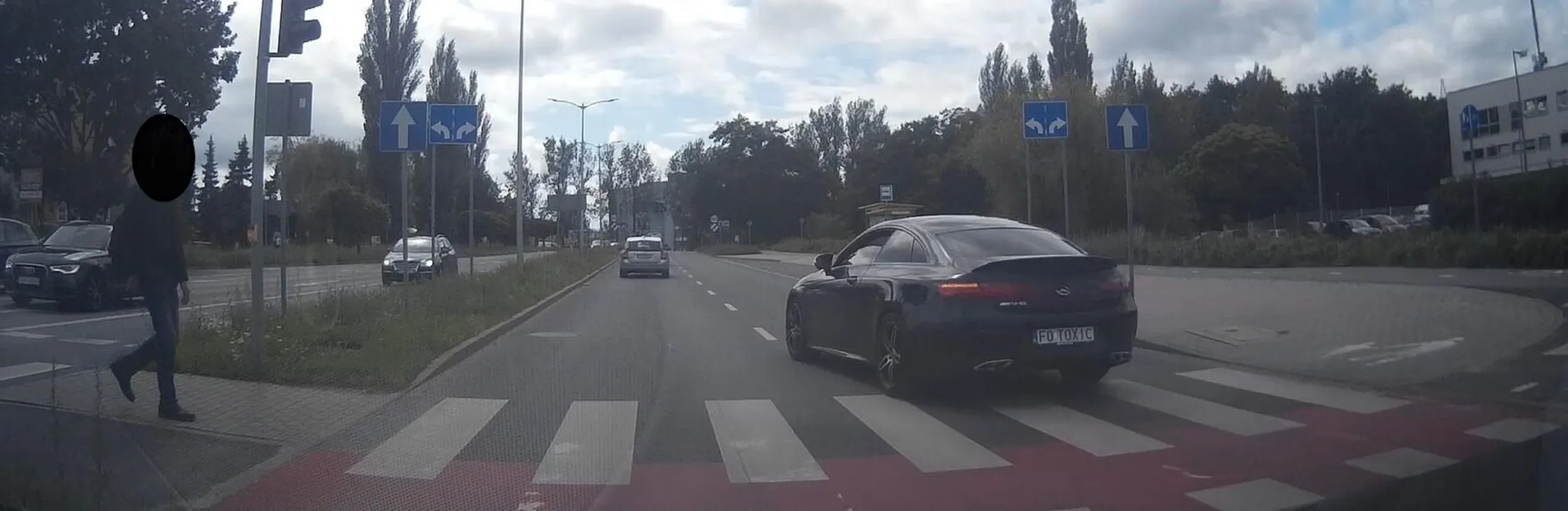 Ty sobie mózg napompuj a nie wary. Po to człowiek przepuszcza pieszego żebyś ty go zabiła ? Biedak aż zwątpił czy może przejść