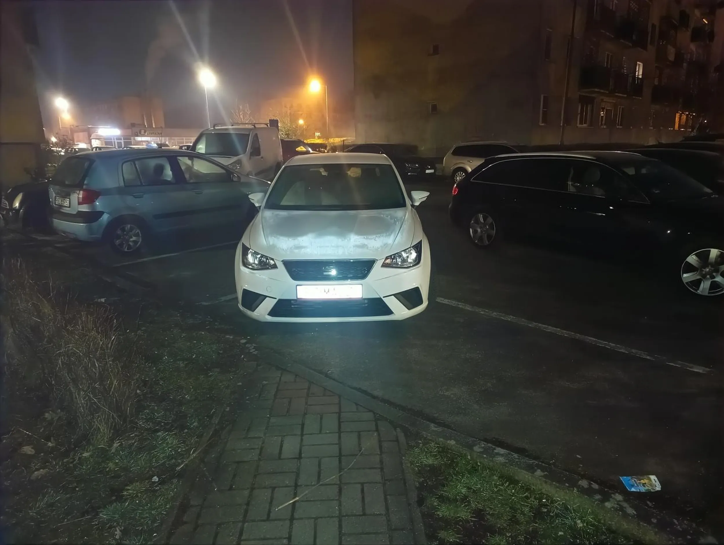 Jeździ jak pi**a a parkuje jeszcze gorzej