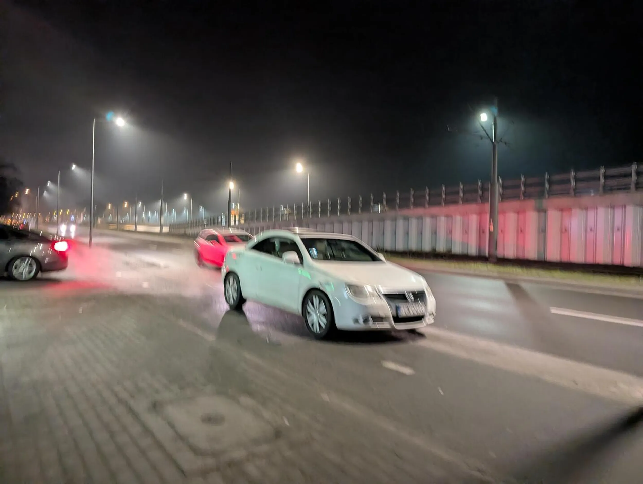 Jakie to szczęście że była mgła. Przynajmniej było słabo widać.