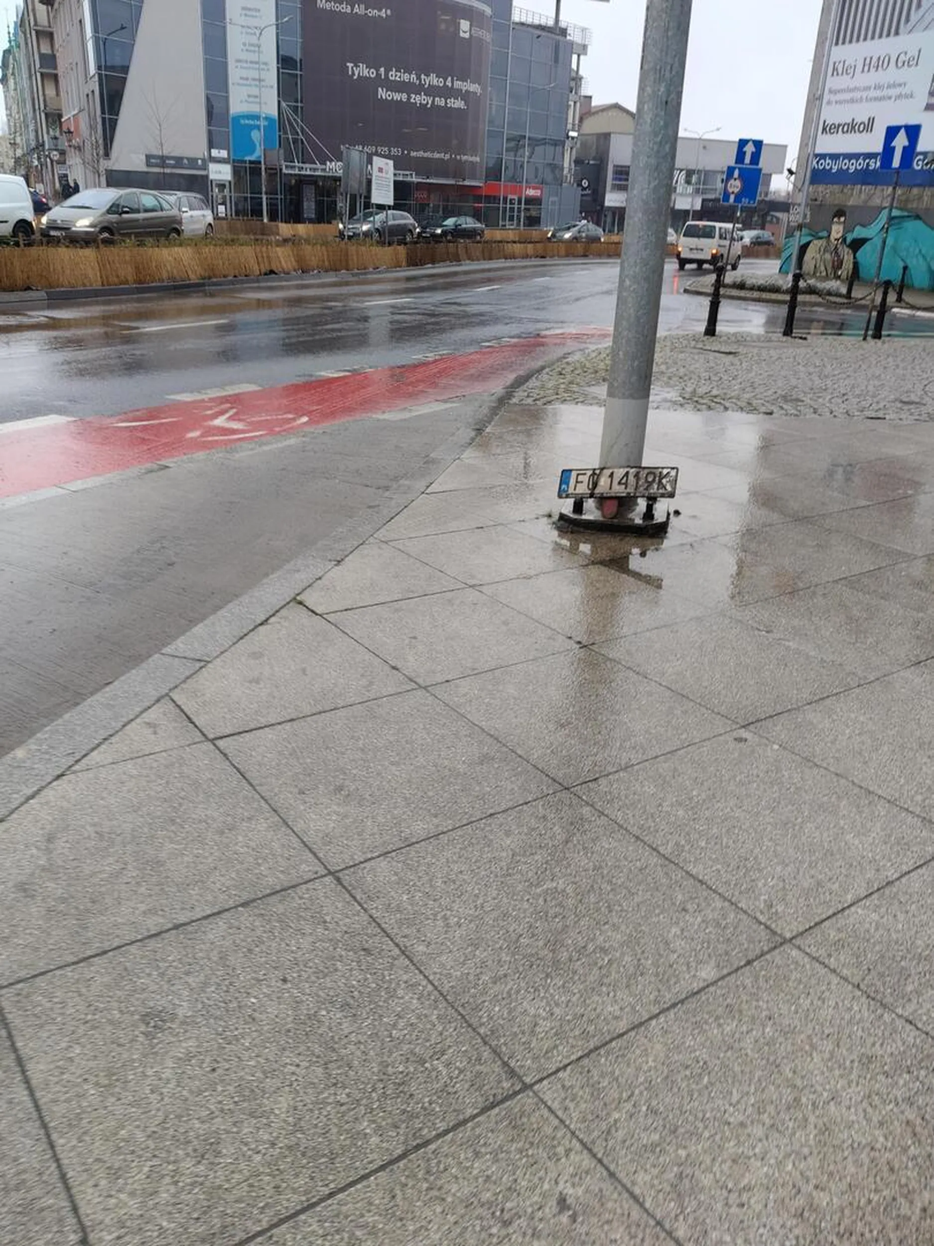 Siema, zauważyłem że zostawiłeś tablicę koło katedry w Gorzowie Wielkopolskim, pozdrawiam