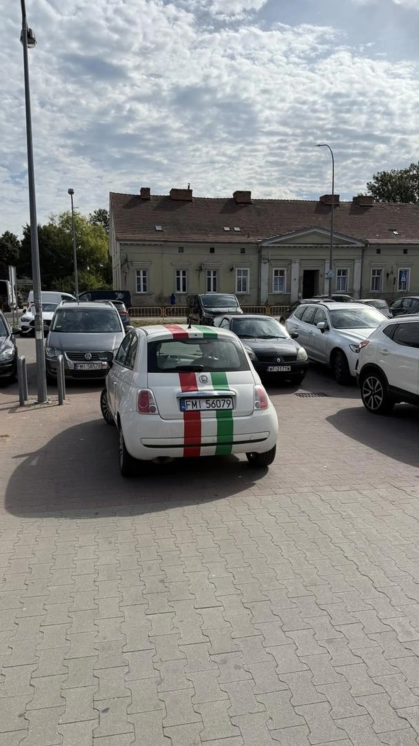 Mistrz parkowania, Fiat 500 na dwóch miejscach