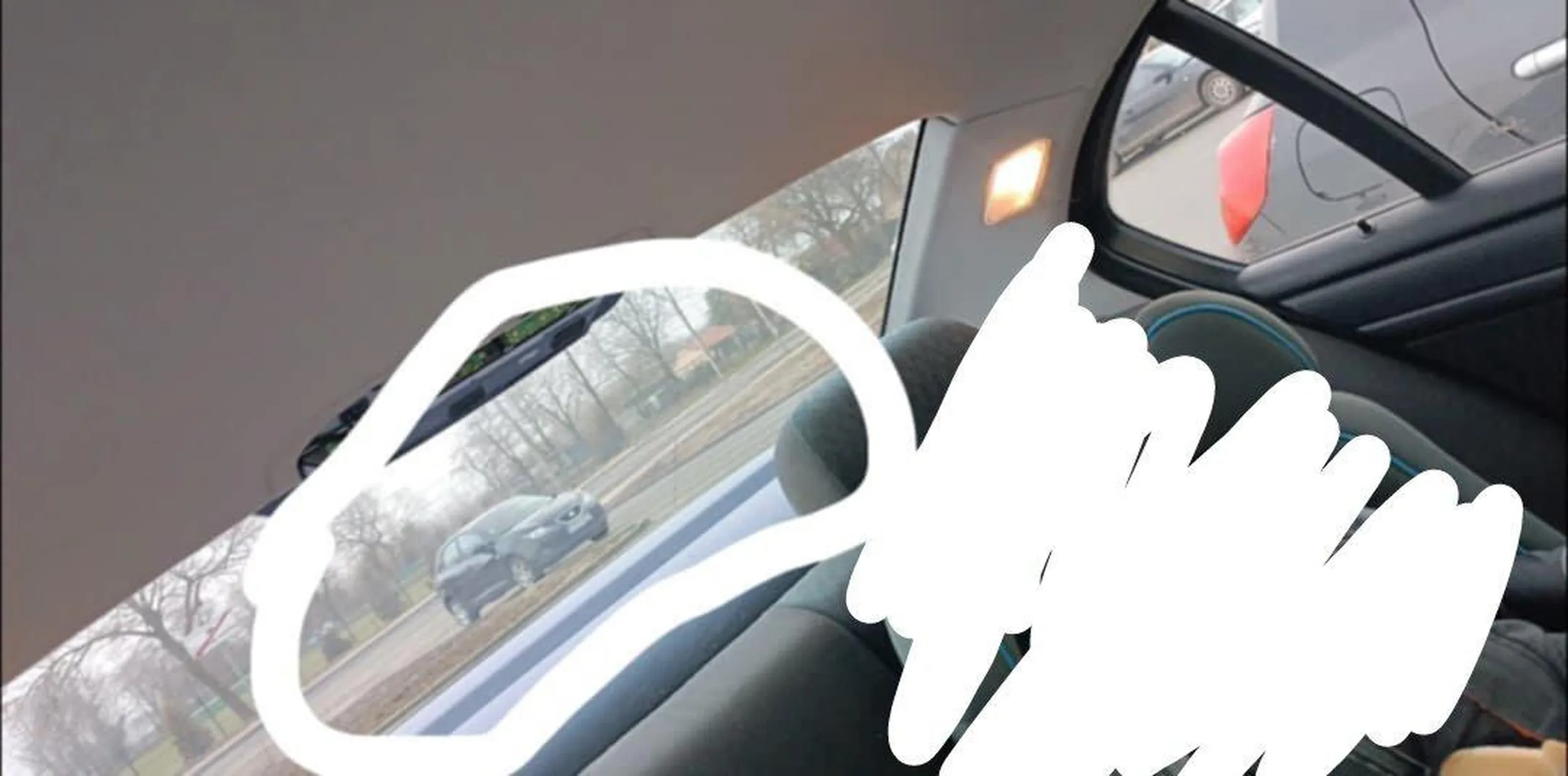 Nie ma to jak zaparkować na wjeździe do świeżo otwartego Dino