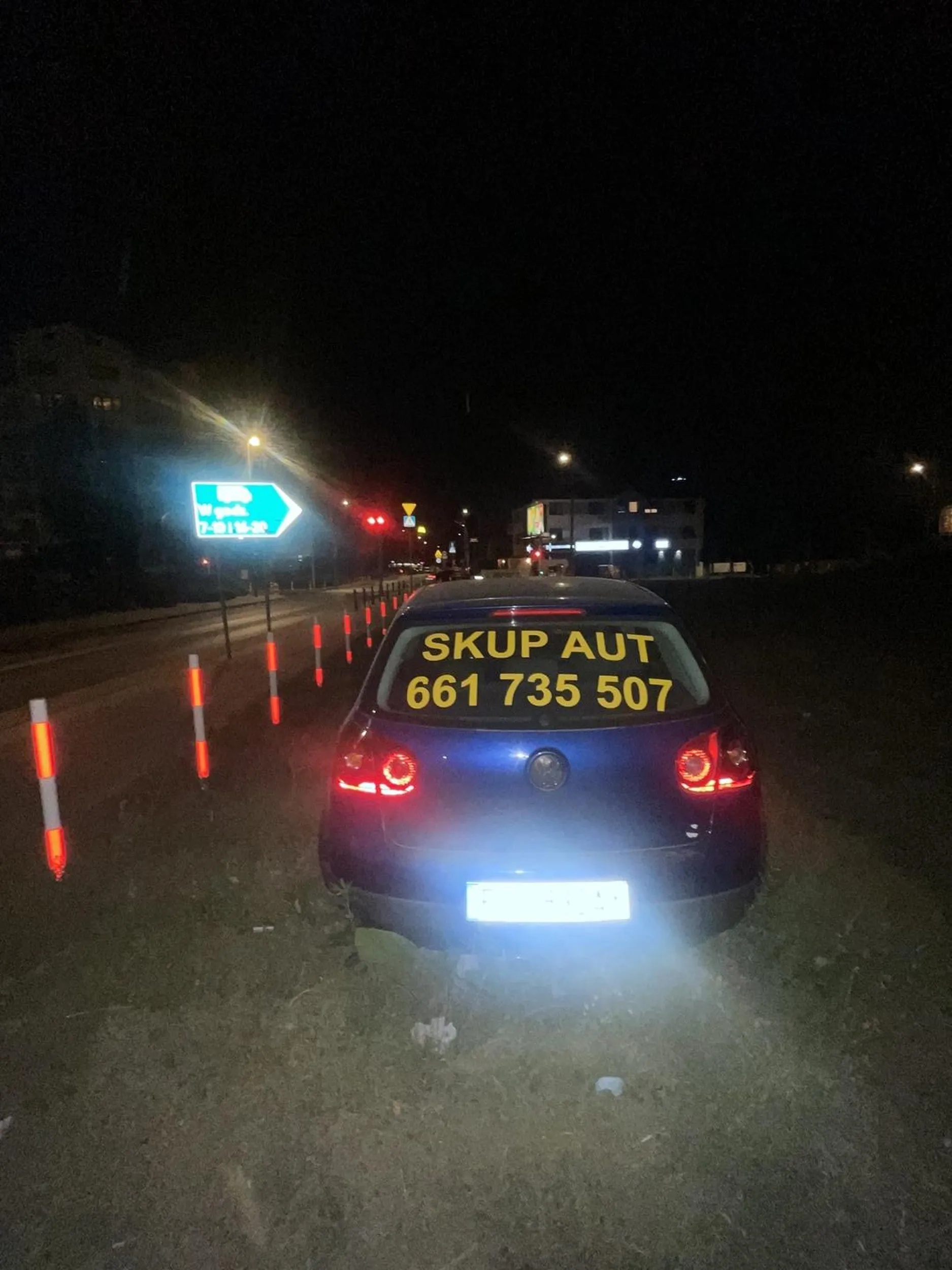 Ziom robi reklamę na terenie prywatnym gruzem jakimś