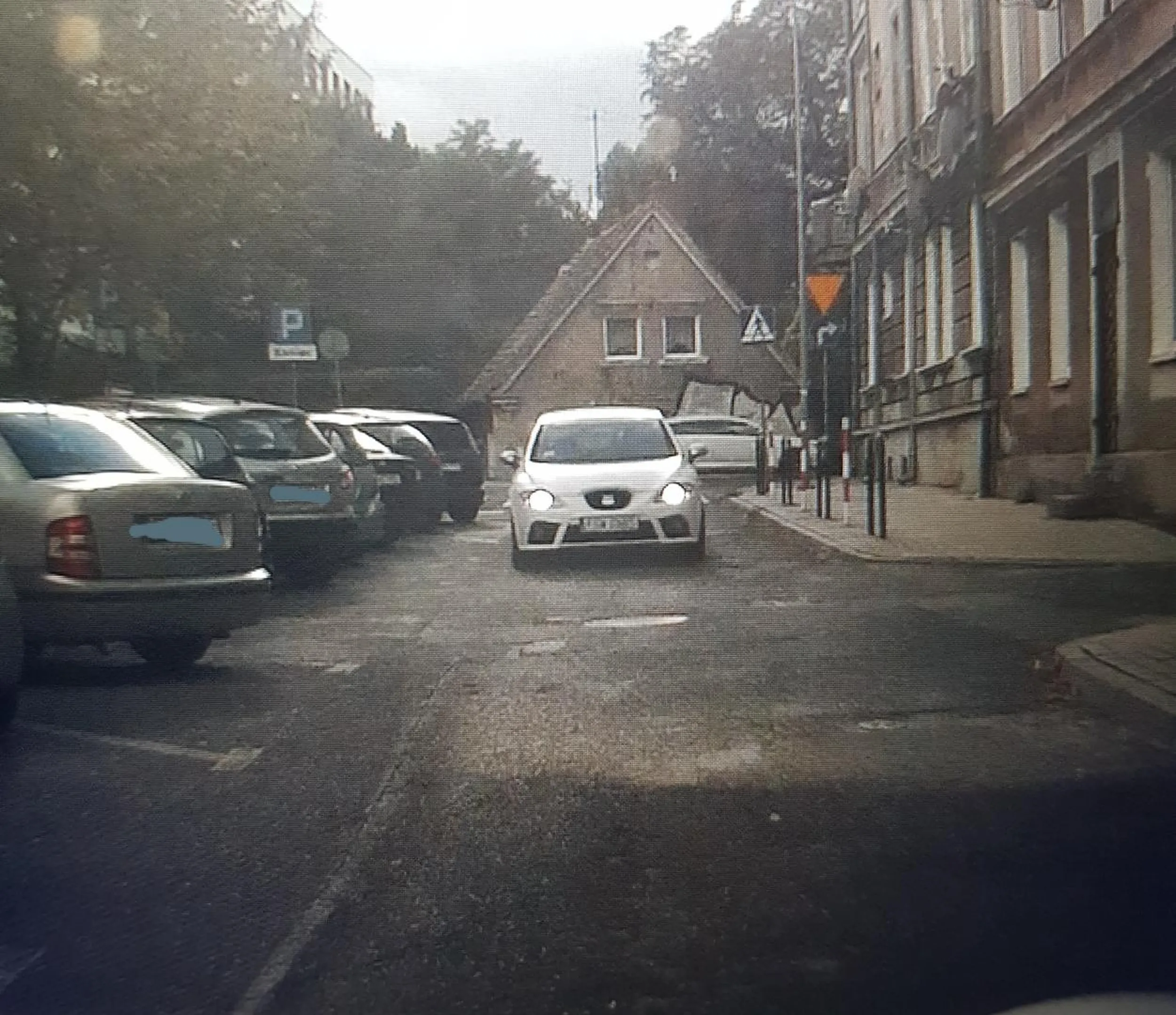 Dlaczego jeździsz pod prąd ulicą jednokierunkową ??