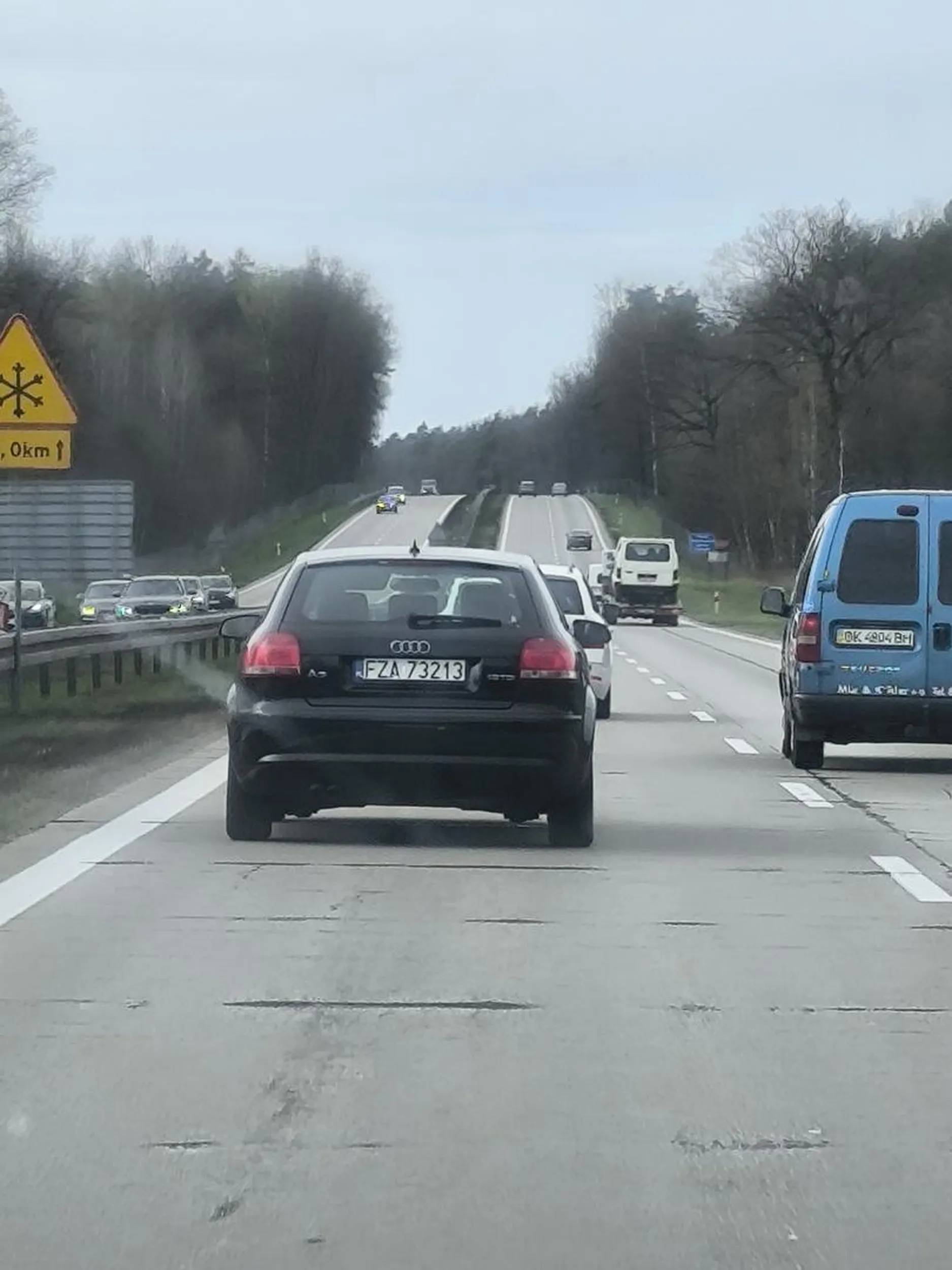 Widziany na odcinku między Legnica a Zgorzelcem A4 odbijał się od lewej do prawej prawdopodobieństwo pijany przy prędkości 170-180