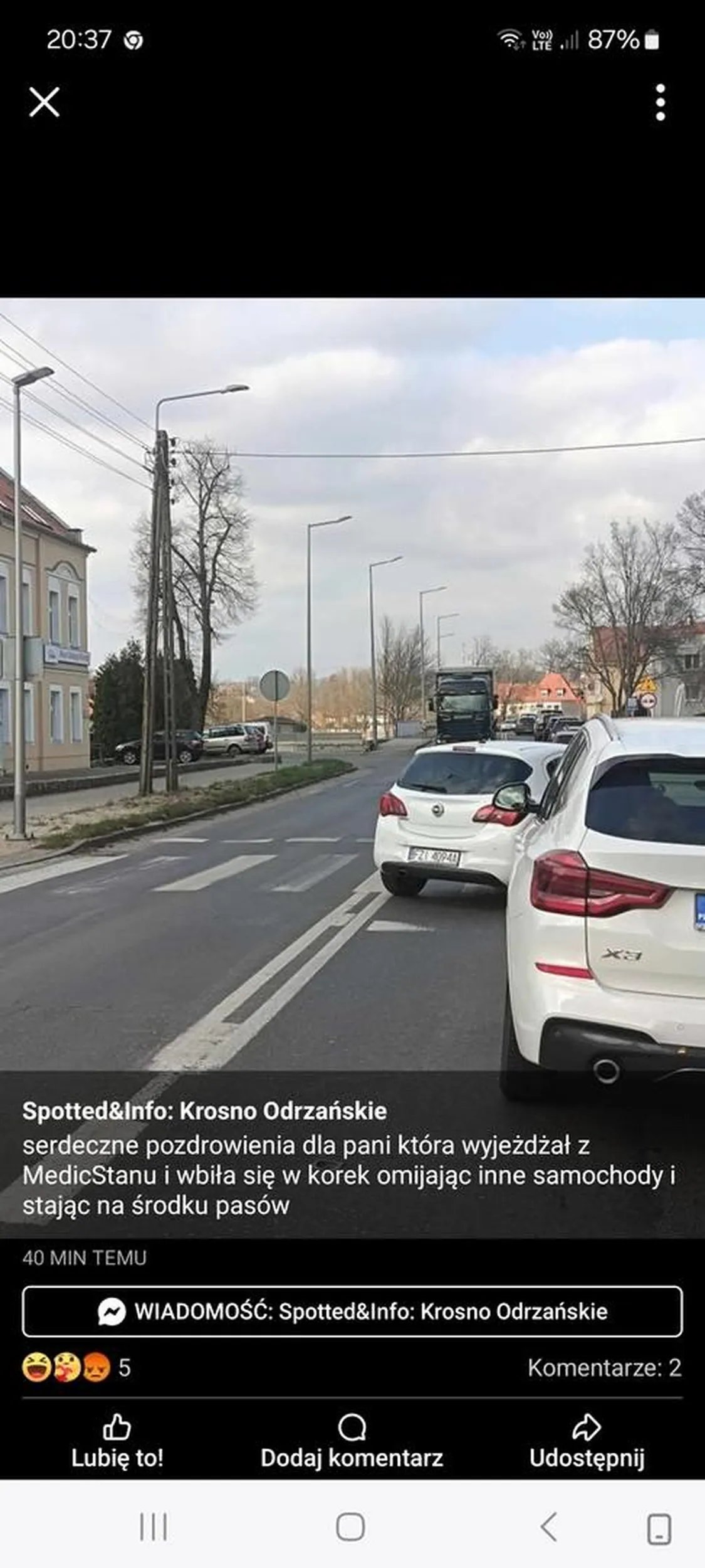 Tępa  pało z prowincji mam nadzieję że wiesz co zrobiłaś wbijając się w korek przejeżdżając podwójną  ciągłą  przy wyjeździe z Medicsanu w Krosnie Odrz.   Filmik  przekazuje na Policję celem  pouczenia i uświadomienia Tobie o kulturze  jazdy której nie posiadasz  . Mam nadzieję że spotkanie z drogówką i jakiś adekwatny mandat z punktami za powyższe  wykroczenie coś Ciebie nauczy. Nie pozdrawiam.